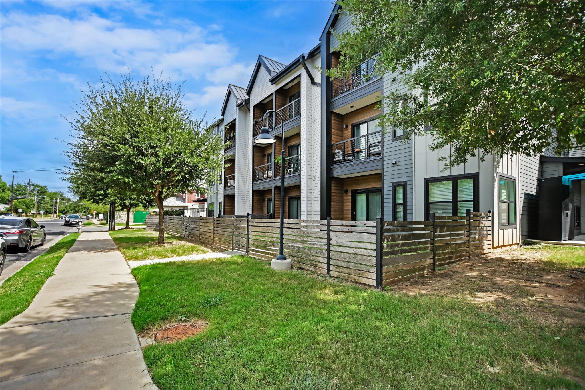 3101 Govalle Ave # 207