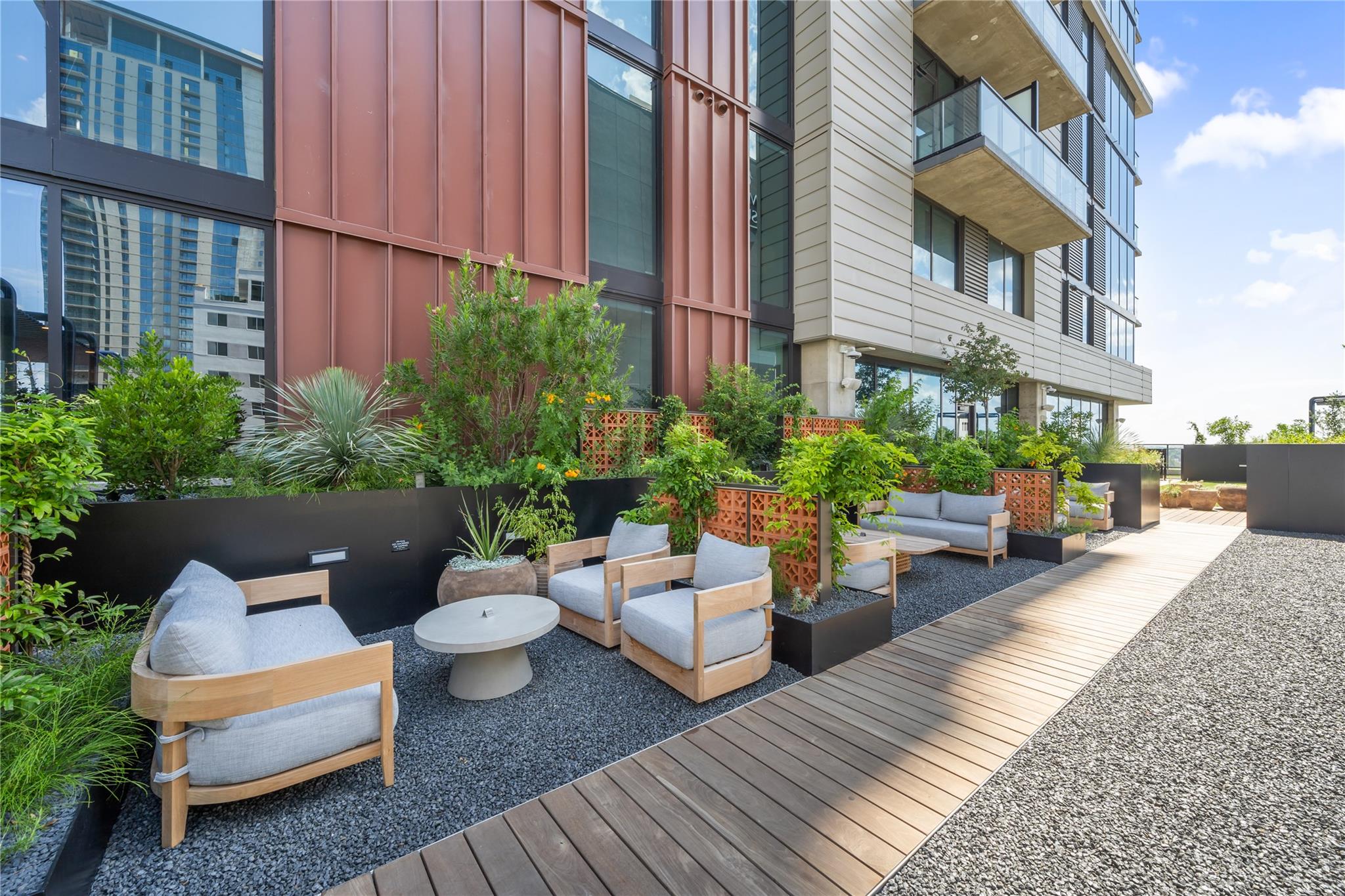 84 East Ave # 2506