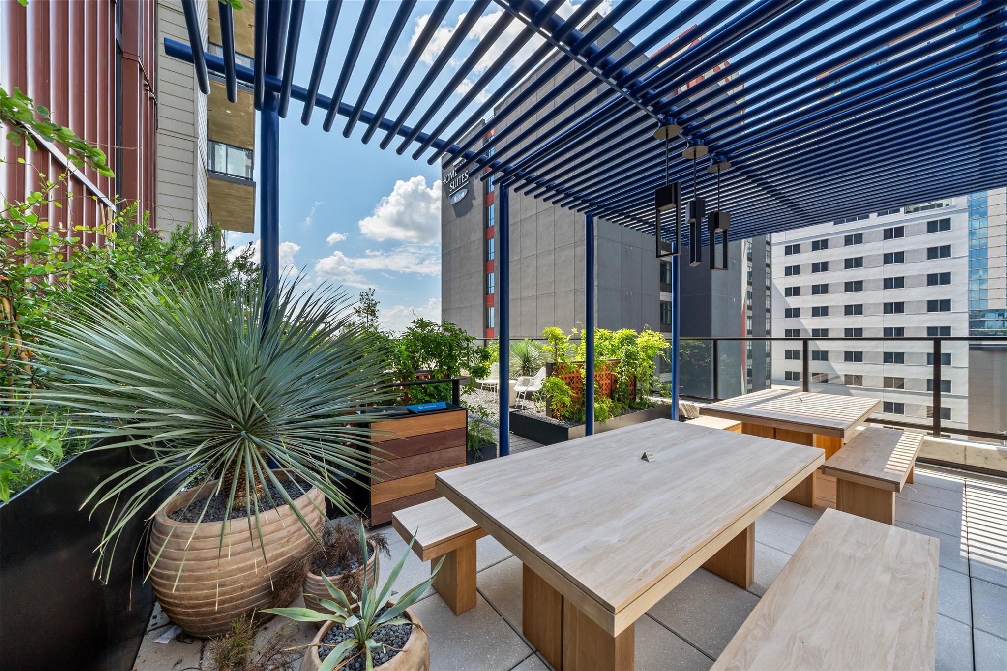 84 East Ave # 2506