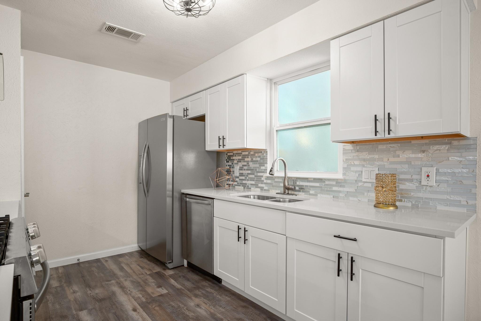 110 W Garrett RUN