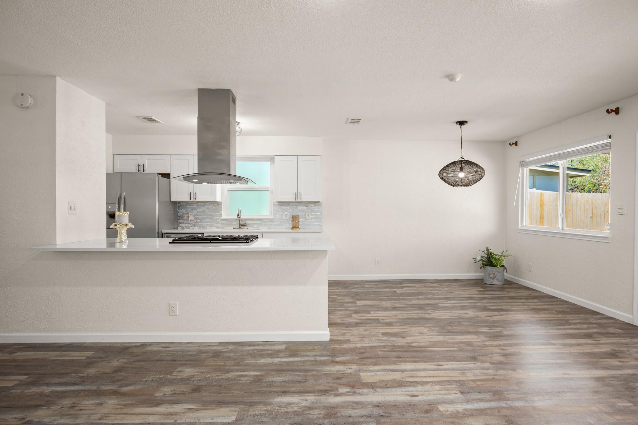 110 W Garrett RUN