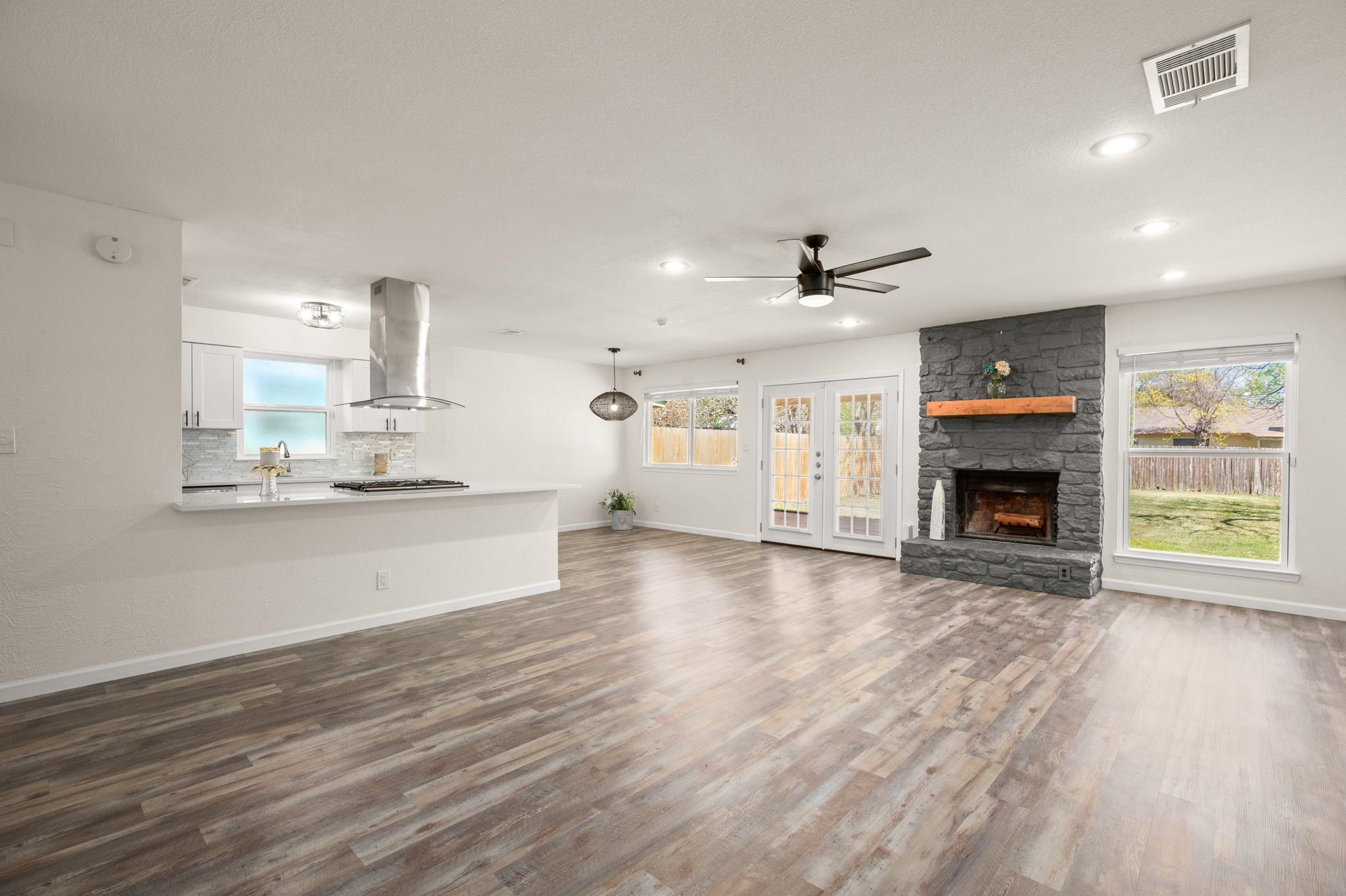 110 W Garrett RUN