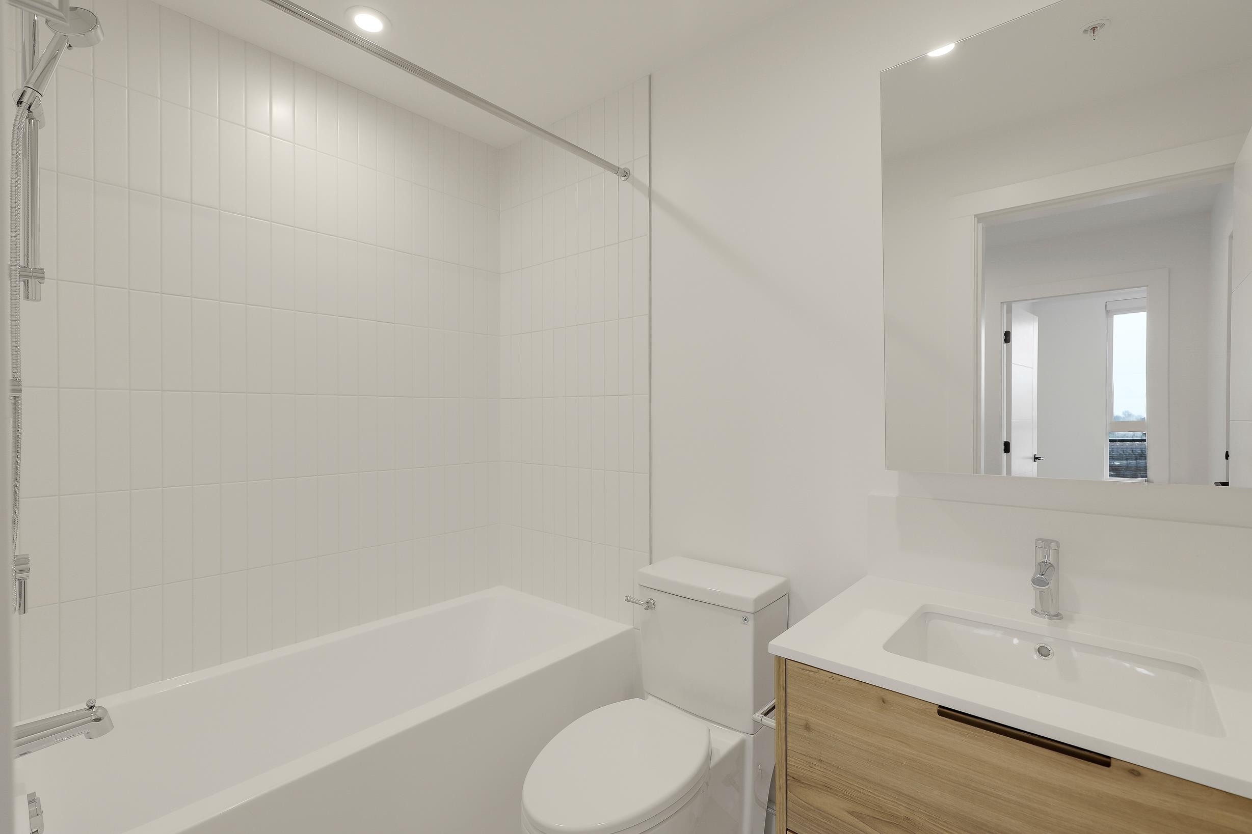 312 30494 CARDINAL AVE Unit: 312