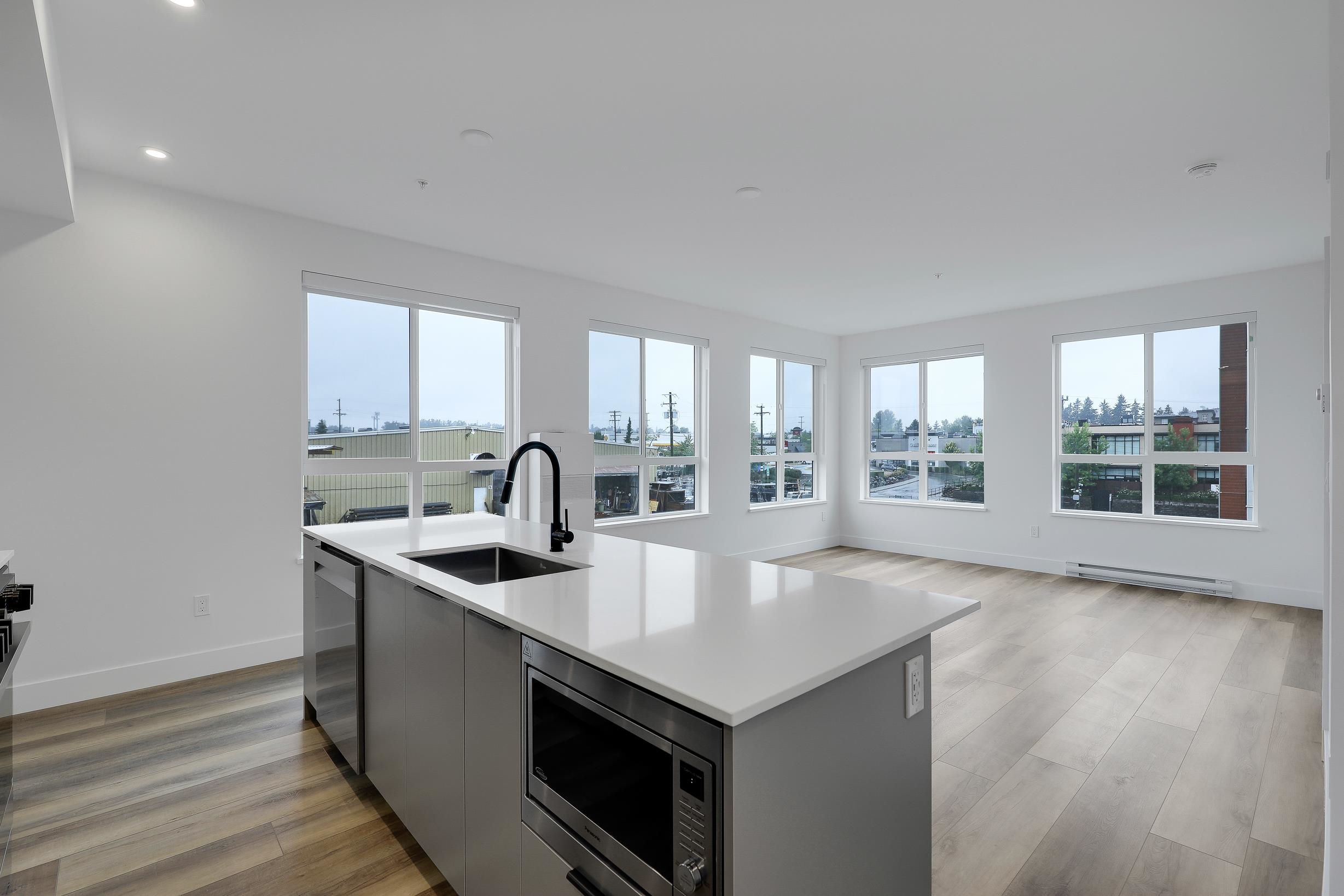 312 30494 CARDINAL AVE Unit: 312