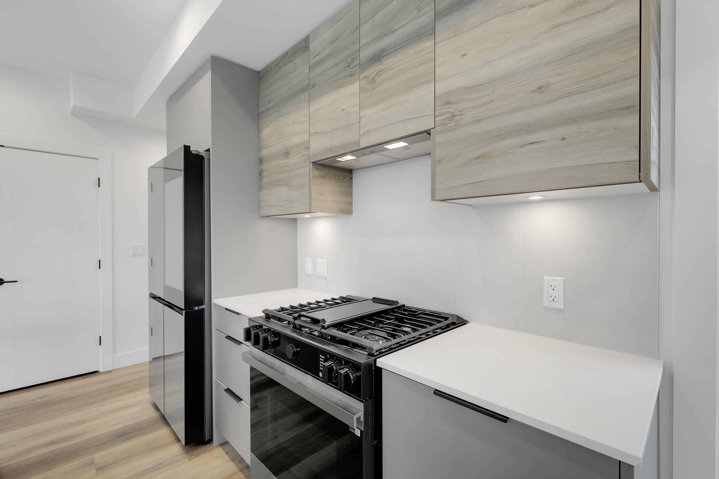 312 30494 CARDINAL AVE Unit: 312