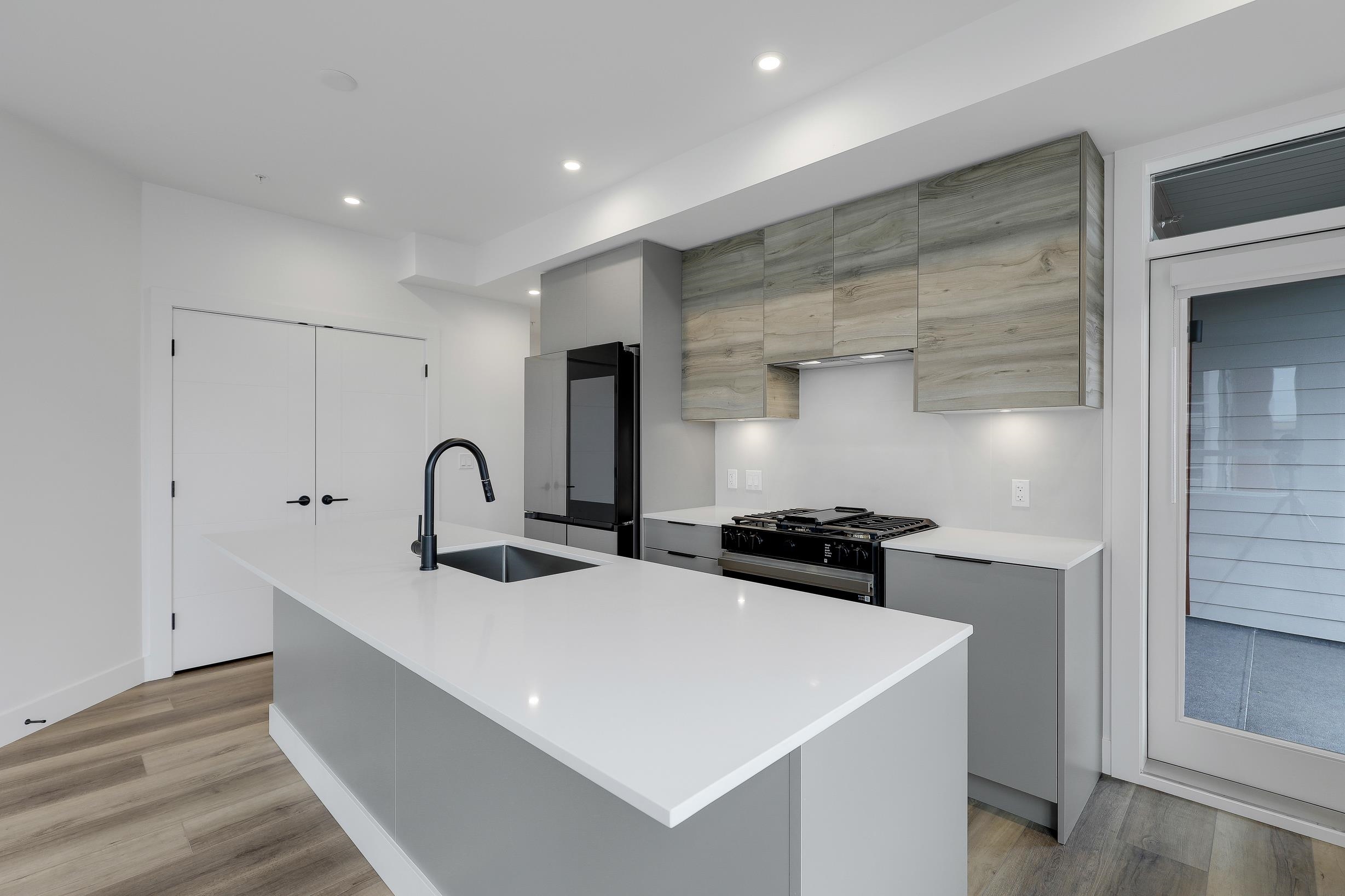 312 30494 CARDINAL AVE Unit: 312