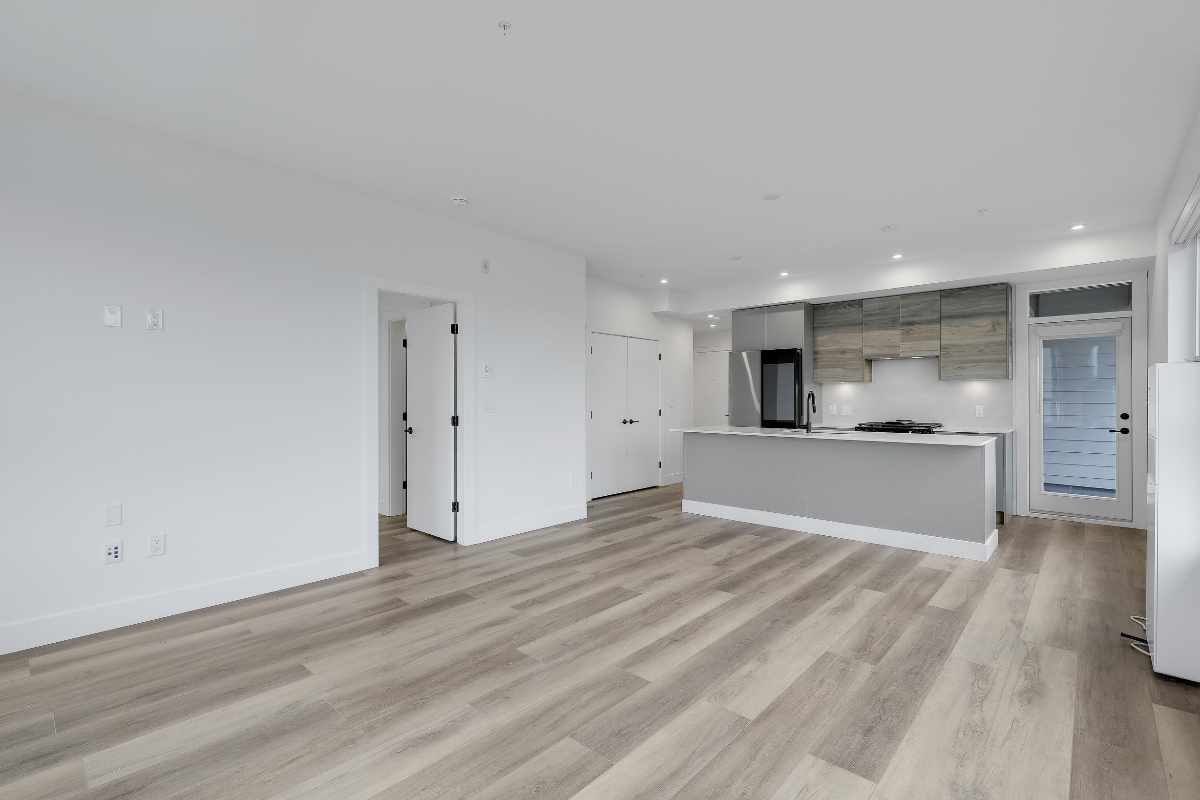 312 30494 CARDINAL AVE Unit: 312