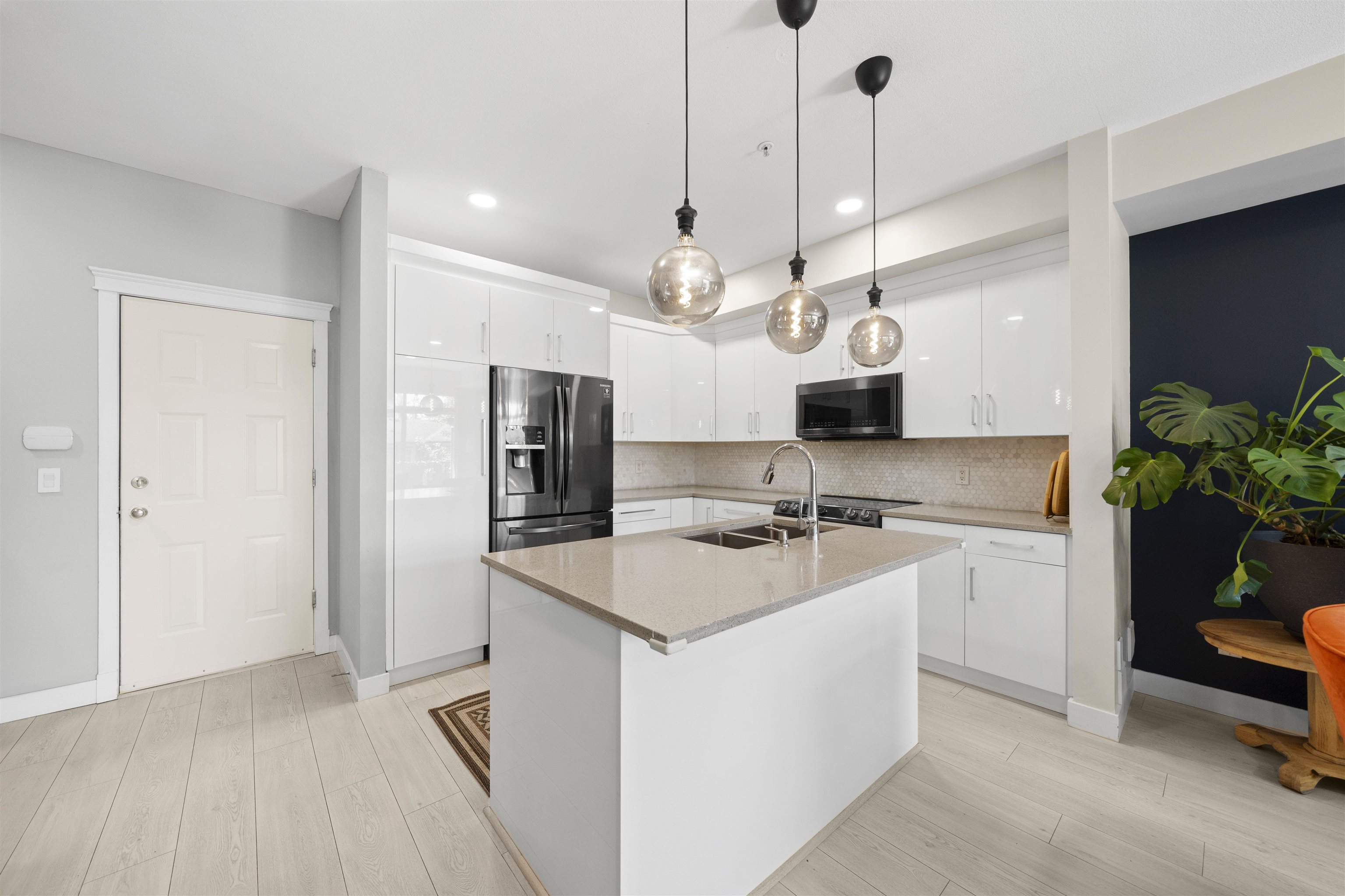 2 11282 COTTONWOOD DR Unit: 2