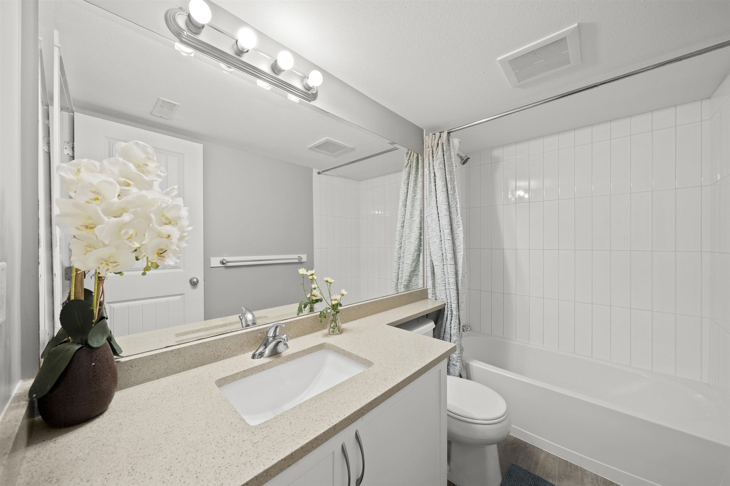 2 11282 COTTONWOOD DR Unit: 2