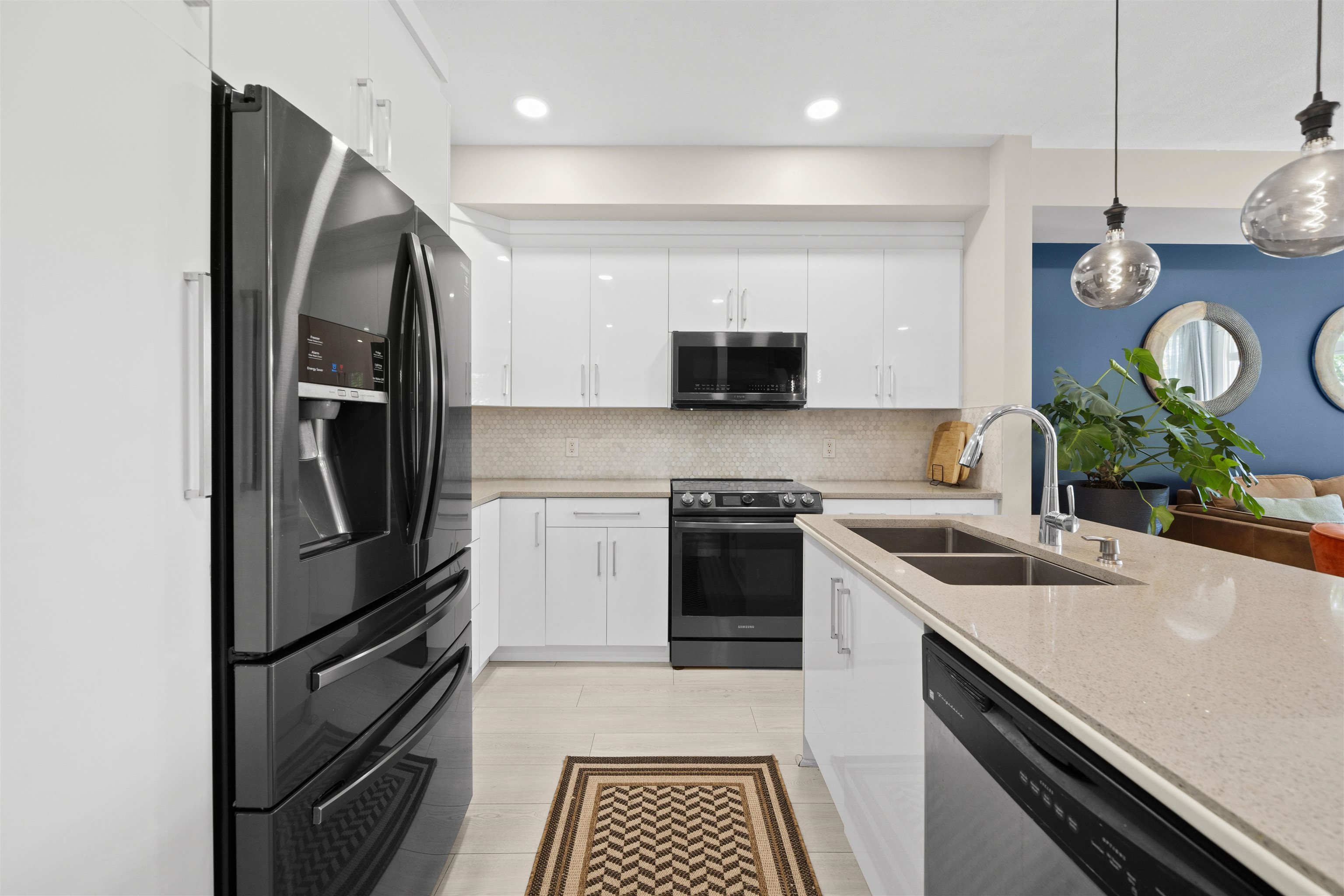 2 11282 COTTONWOOD DR Unit: 2