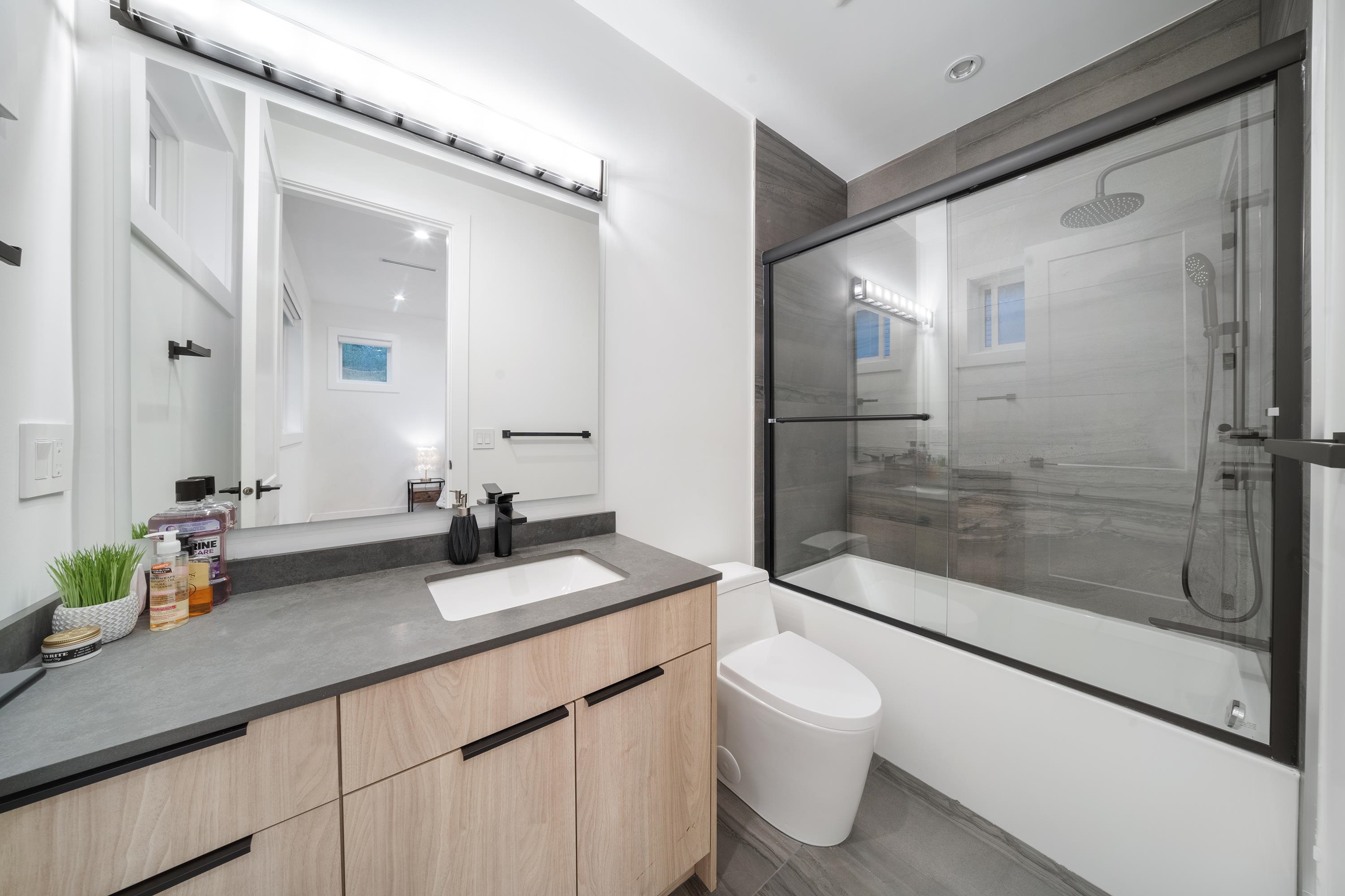 14022 20A AVE, Surrey