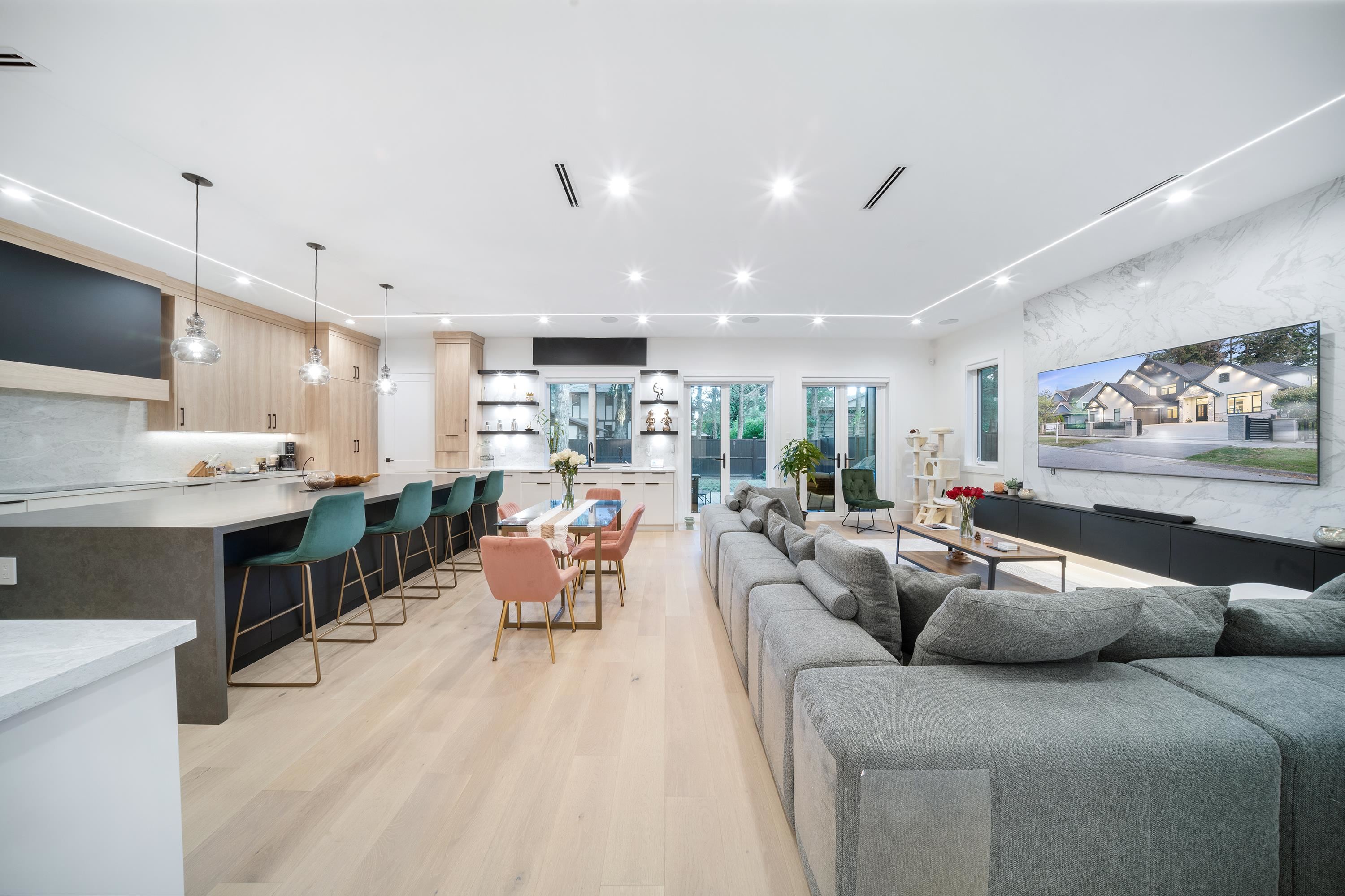 14022 20A AVE, Surrey