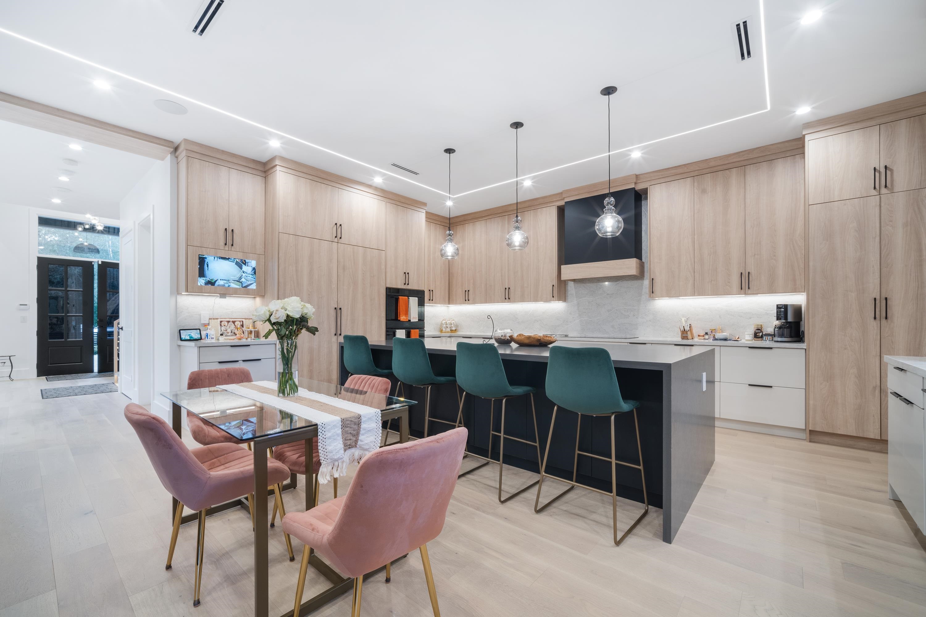 14022 20A AVE, Surrey