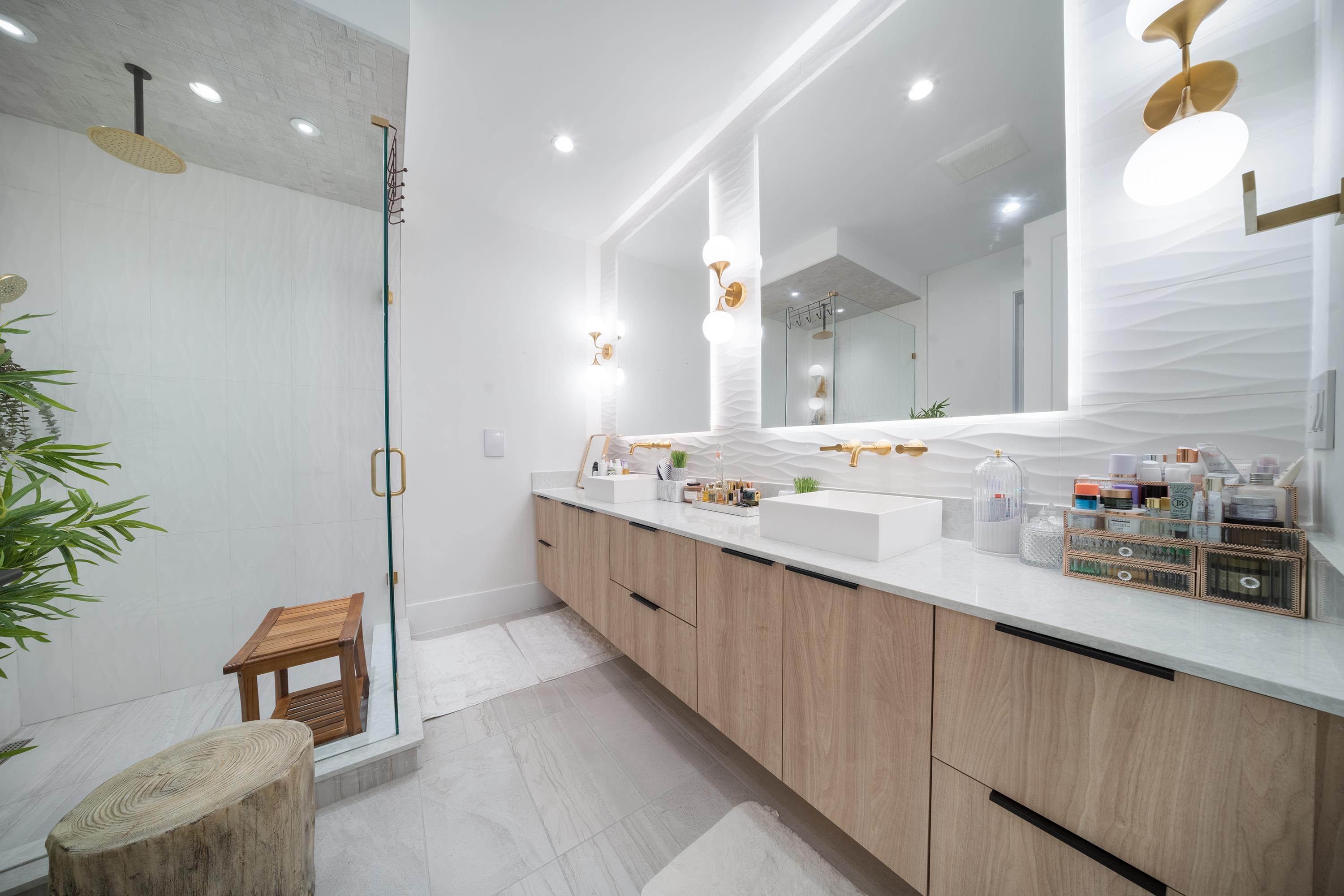 14022 20A AVE, Surrey