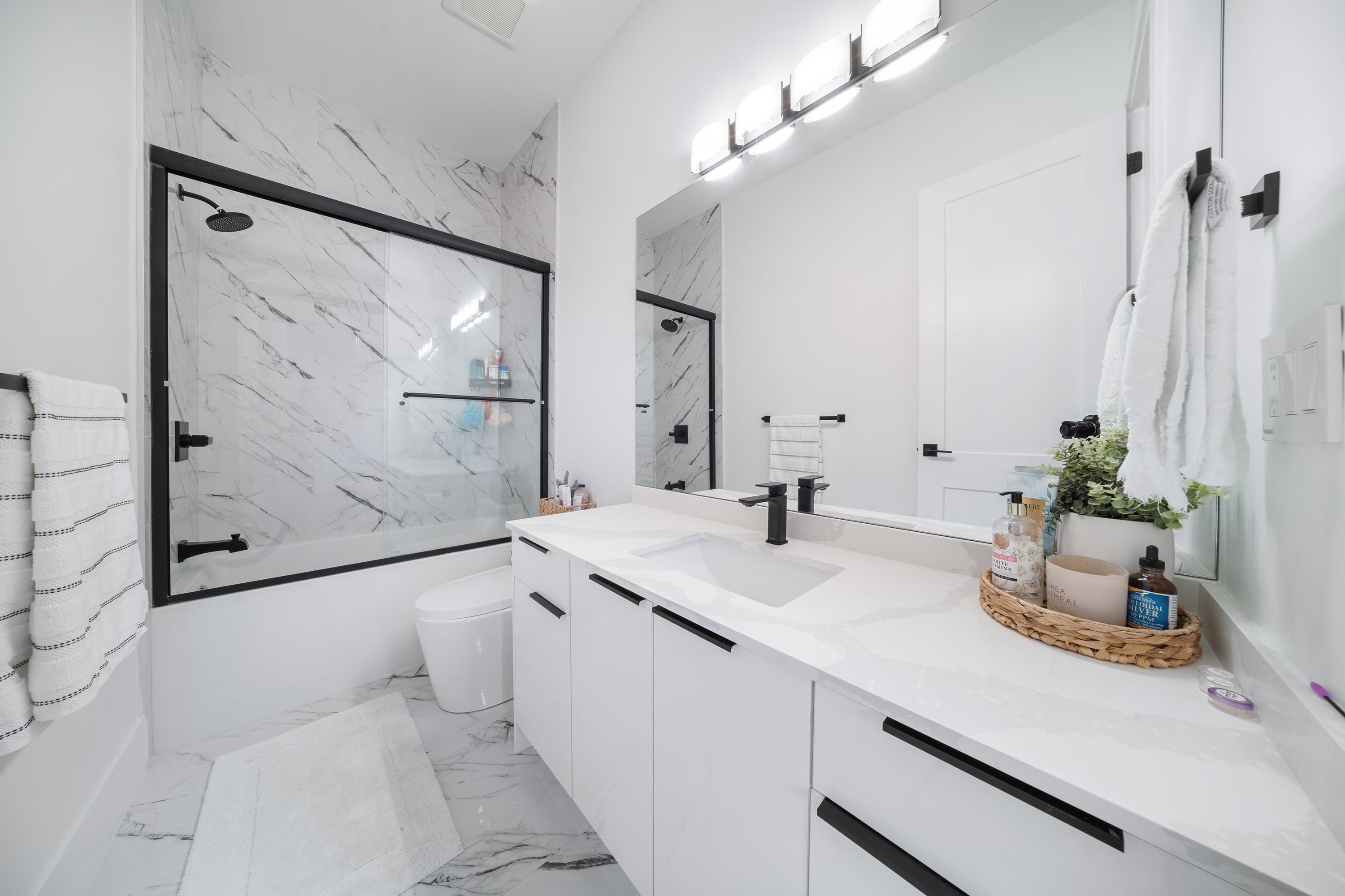 14022 20A AVE, Surrey