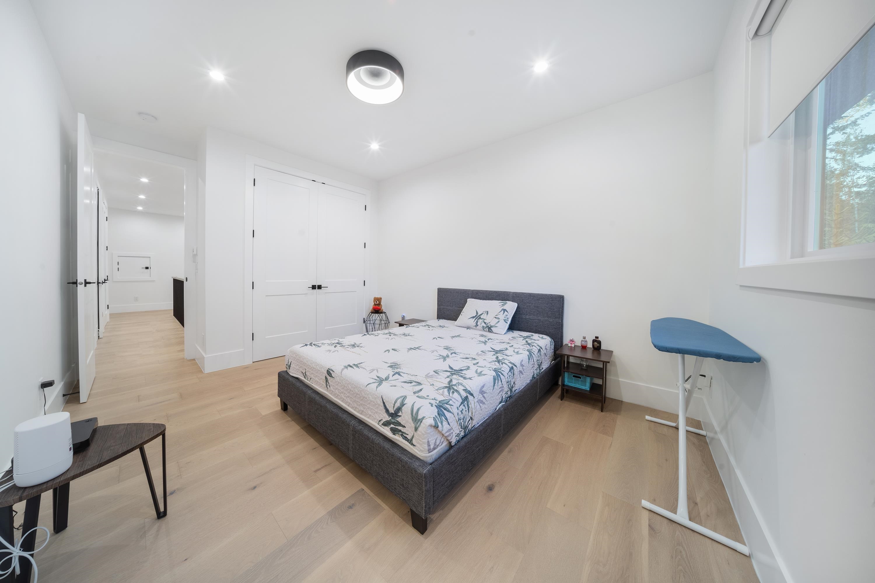 14022 20A AVE, Surrey