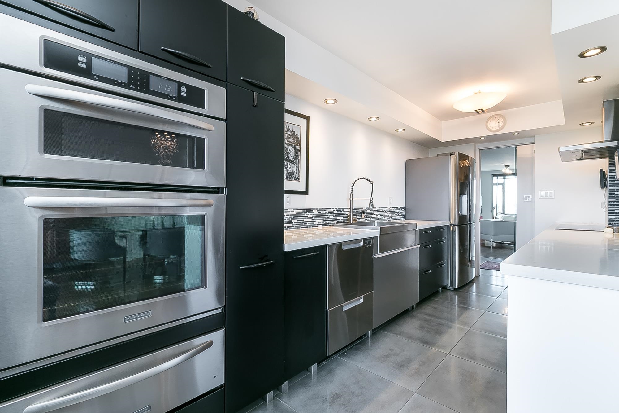 1702 320 ROYAL AVE Unit: 1702