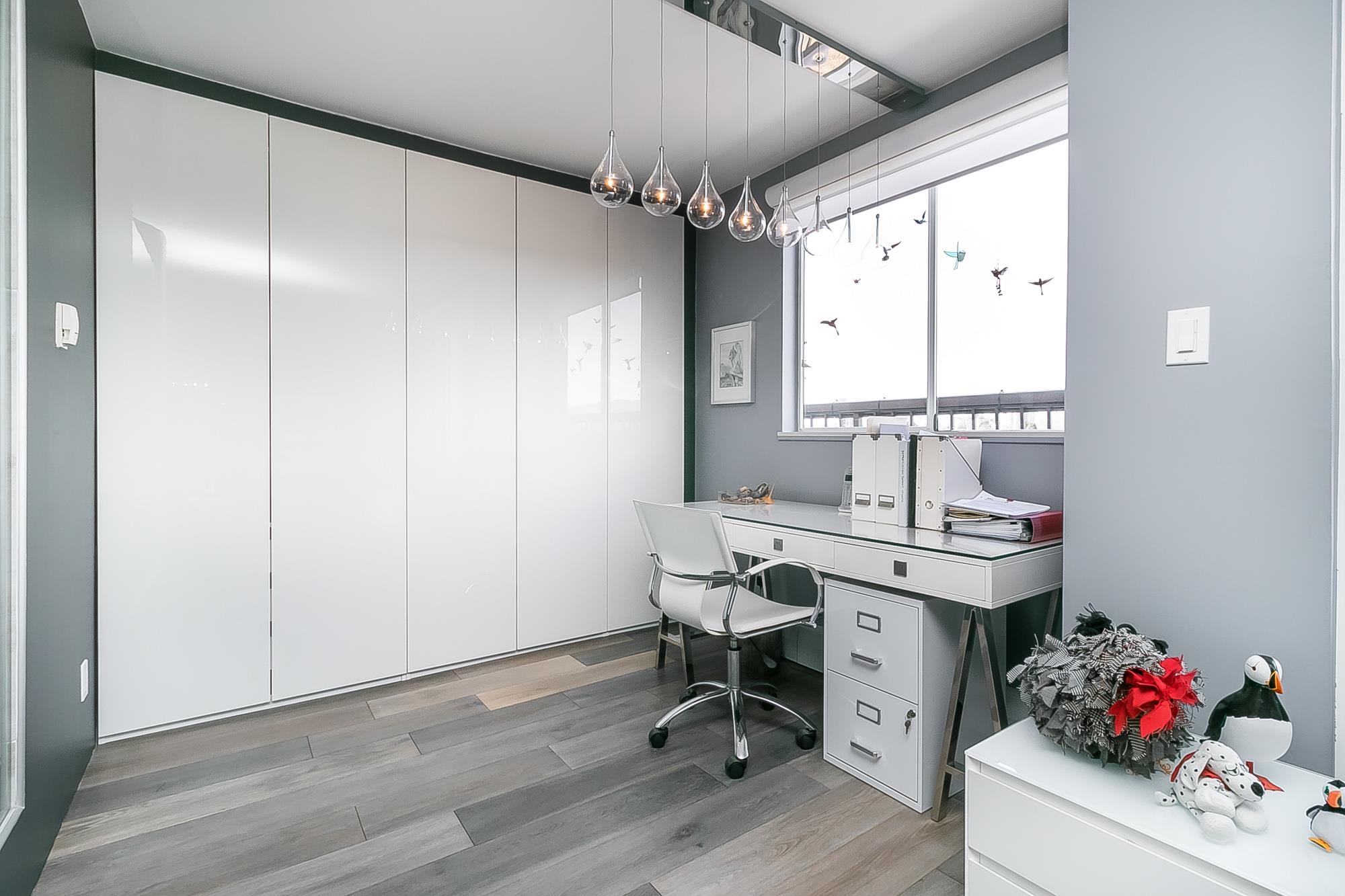 1702 320 ROYAL AVE Unit: 1702