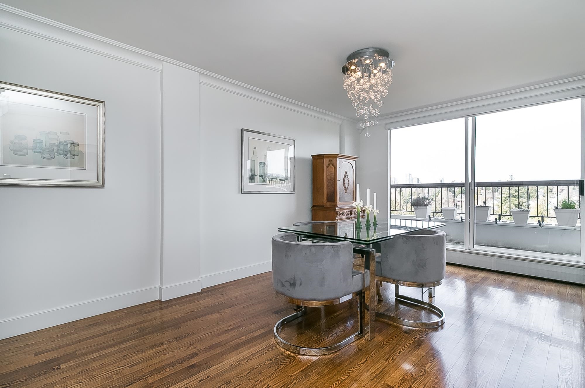 1702 320 ROYAL AVE Unit: 1702