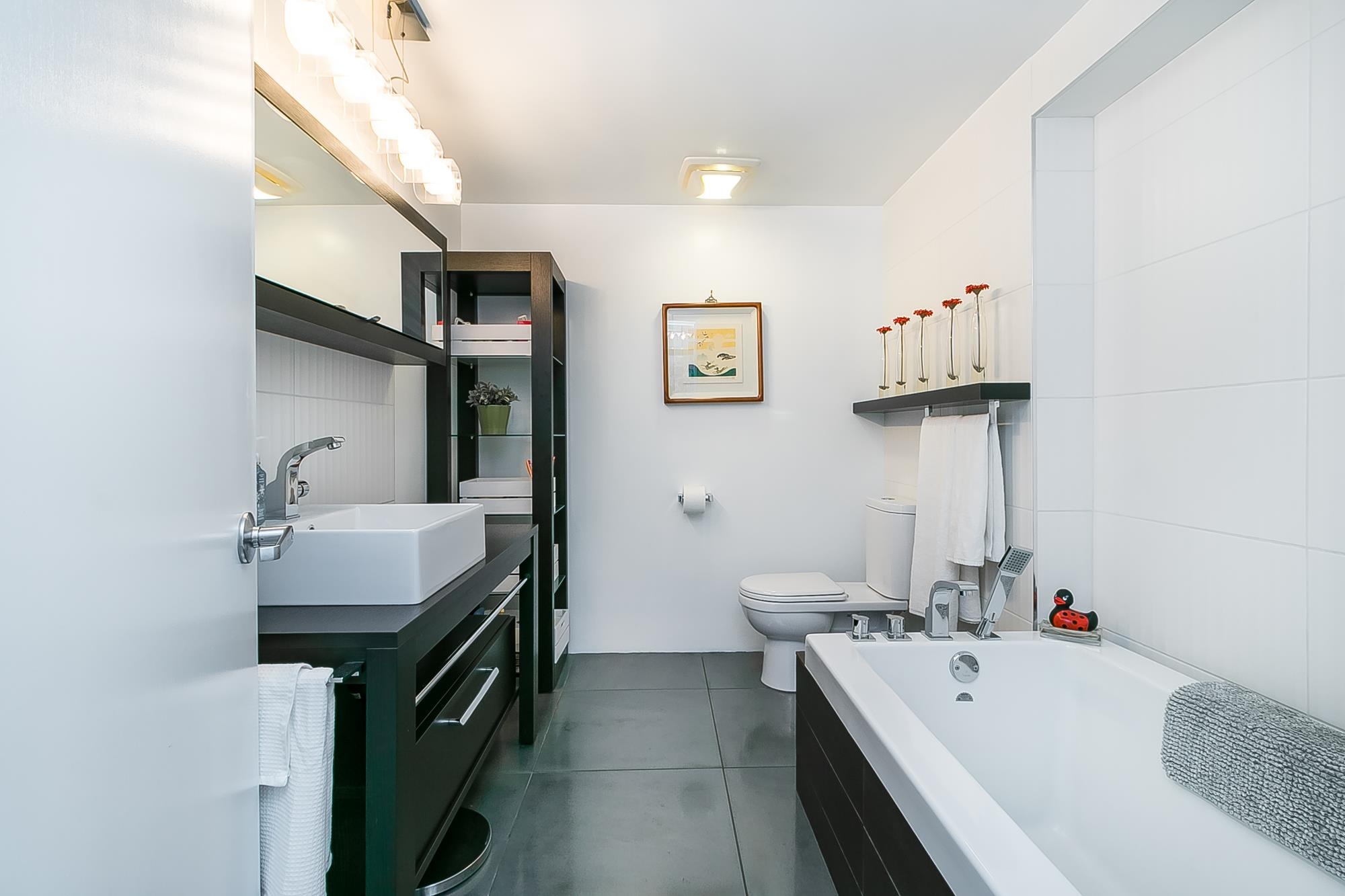 1702 320 ROYAL AVE Unit: 1702