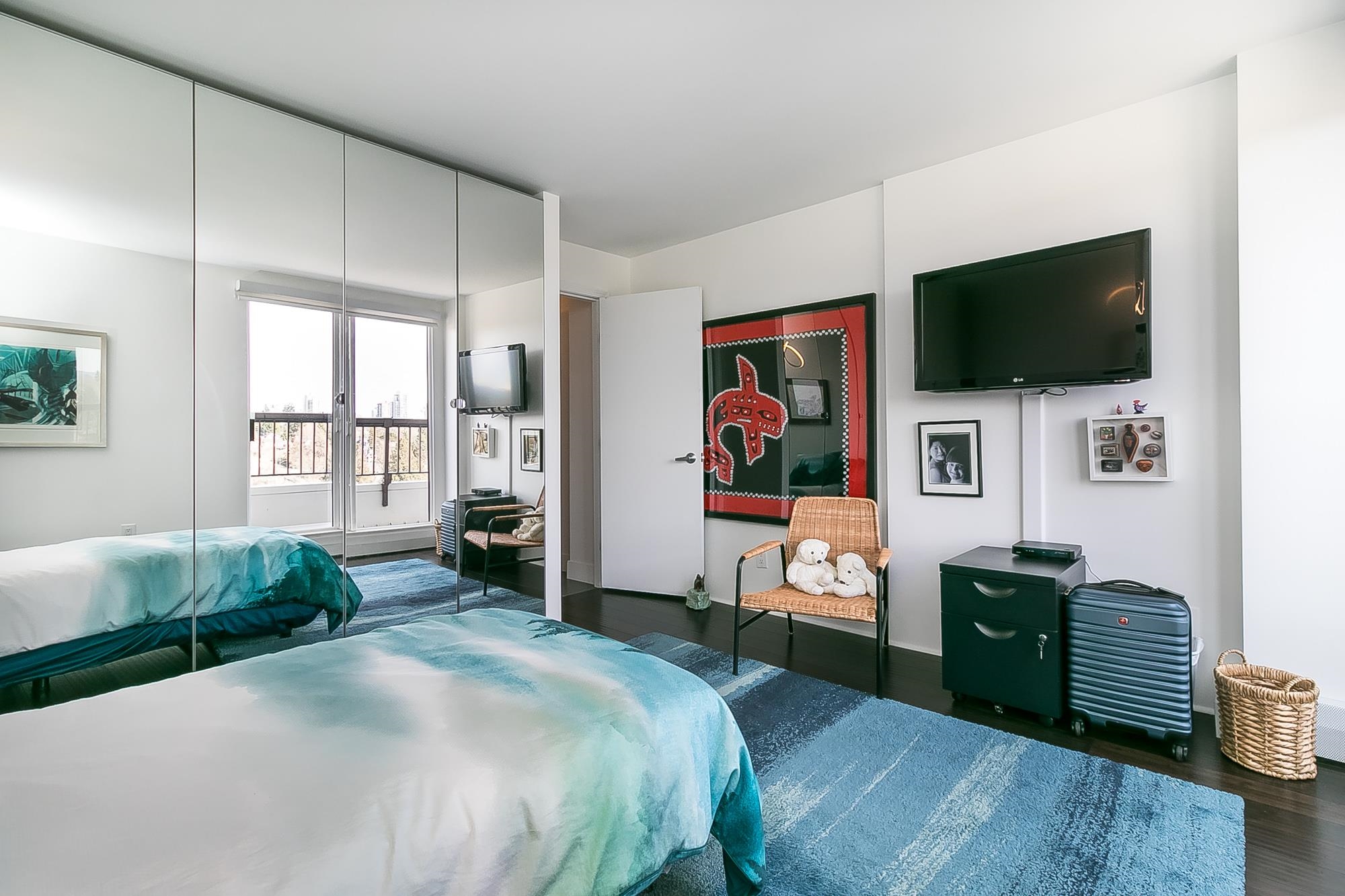 1702 320 ROYAL AVE Unit: 1702