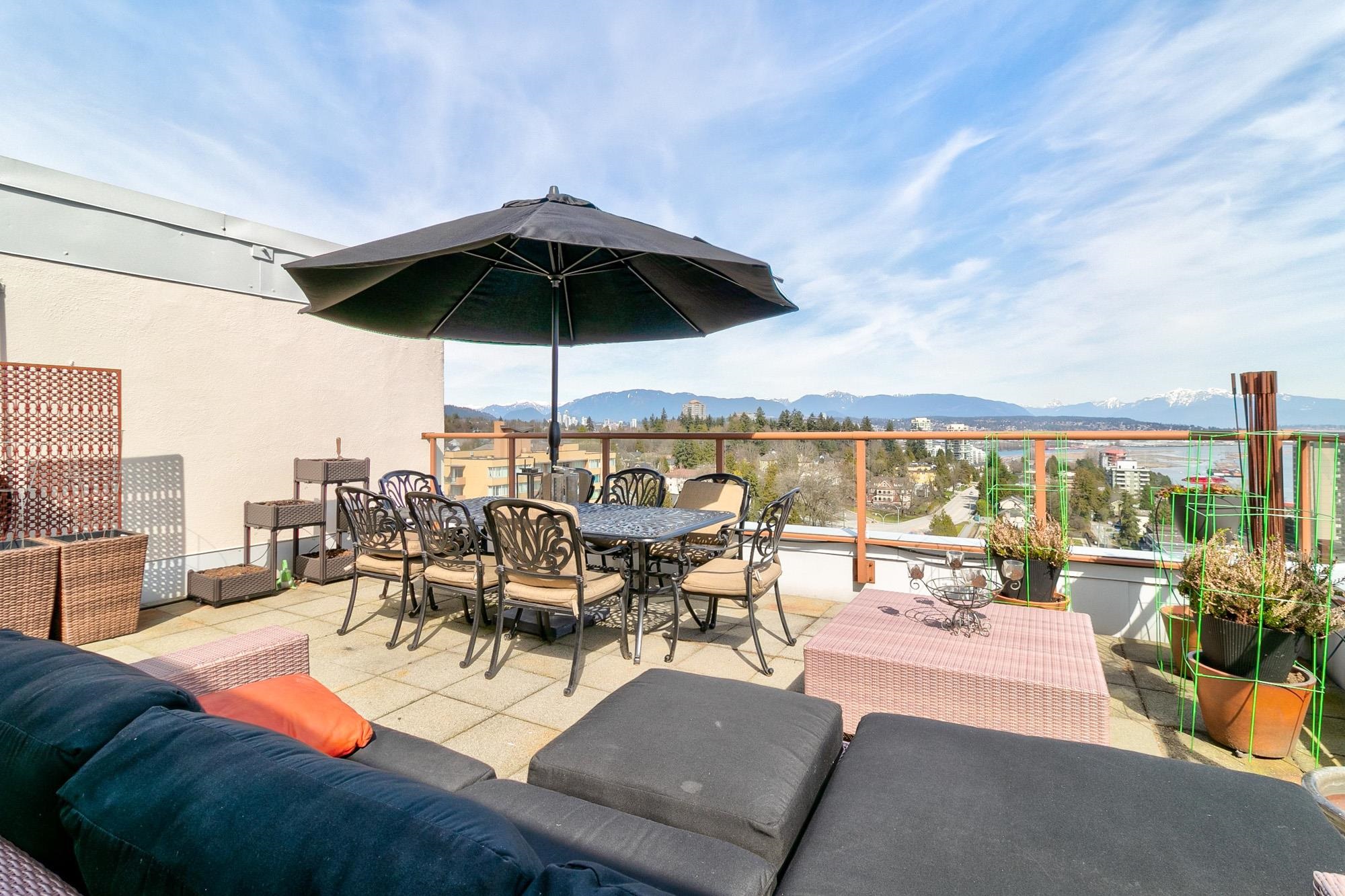 1702 320 ROYAL AVE Unit: 1702