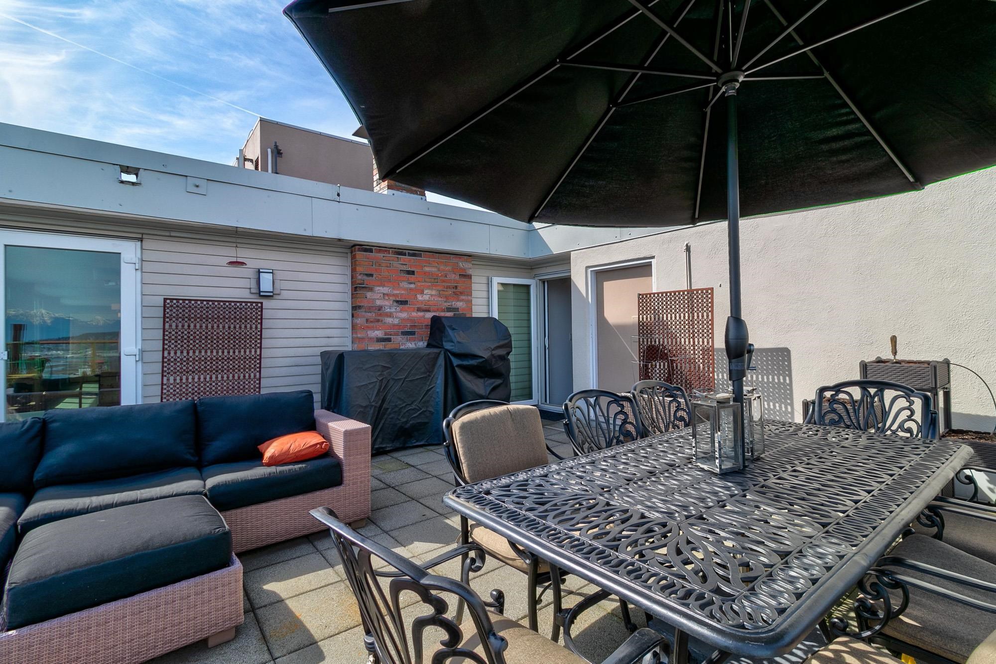 1702 320 ROYAL AVE Unit: 1702