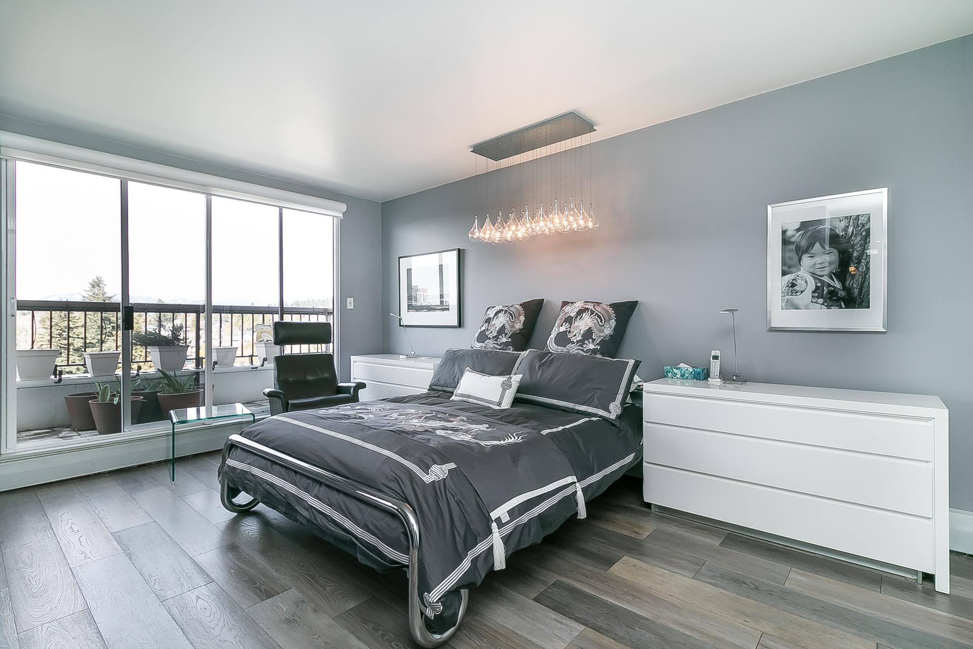 1702 320 ROYAL AVE Unit: 1702