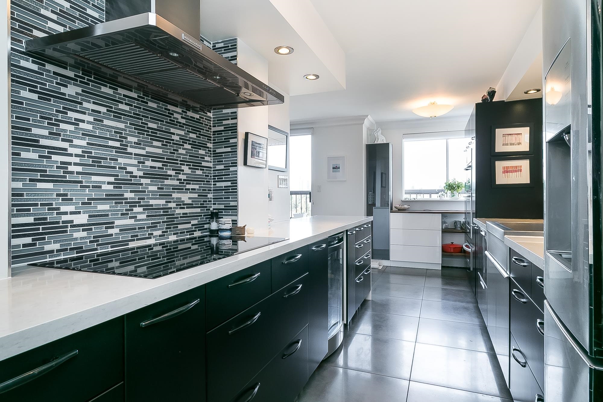 1702 320 ROYAL AVE Unit: 1702