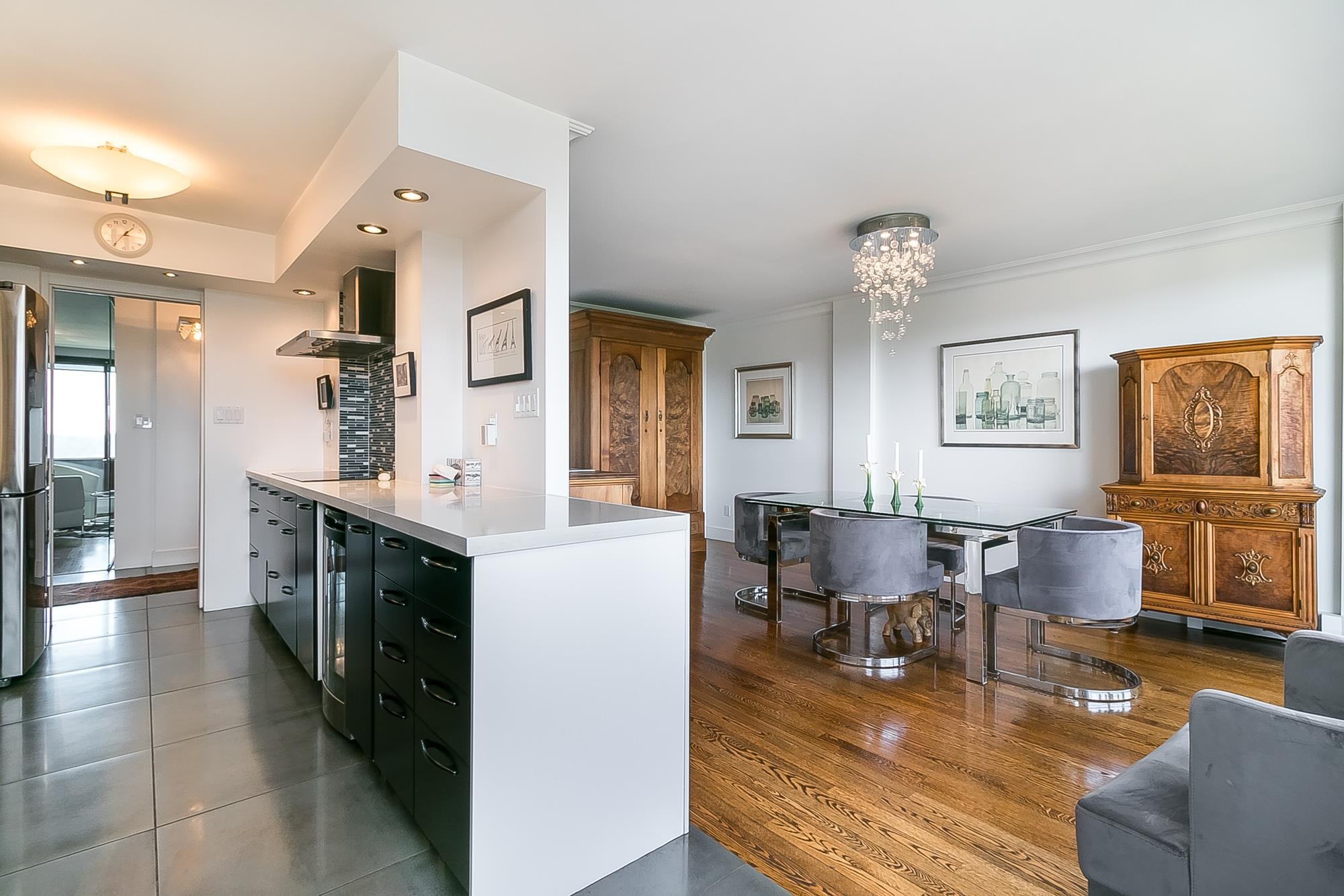 1702 320 ROYAL AVE Unit: 1702