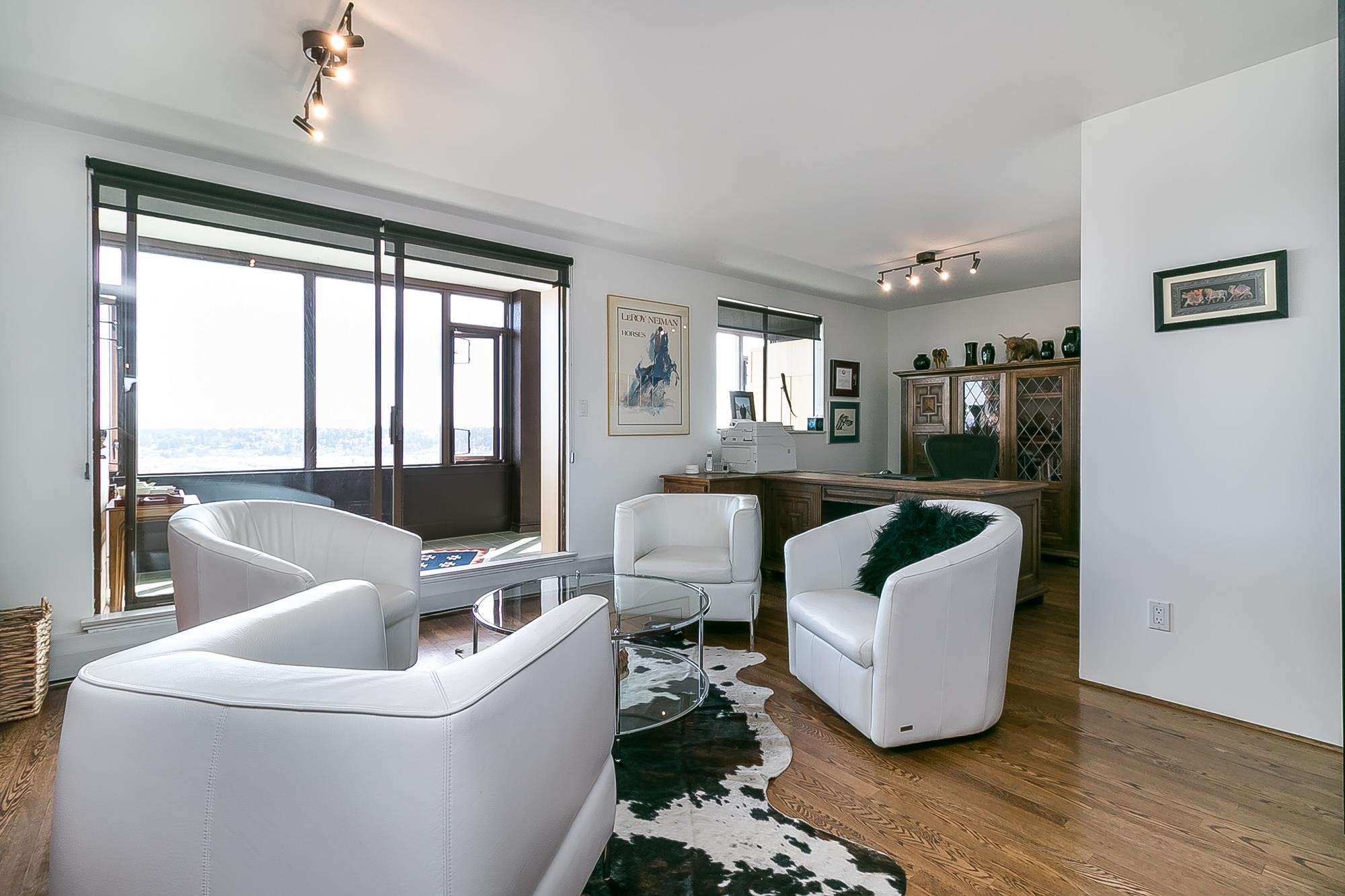 1702 320 ROYAL AVE Unit: 1702