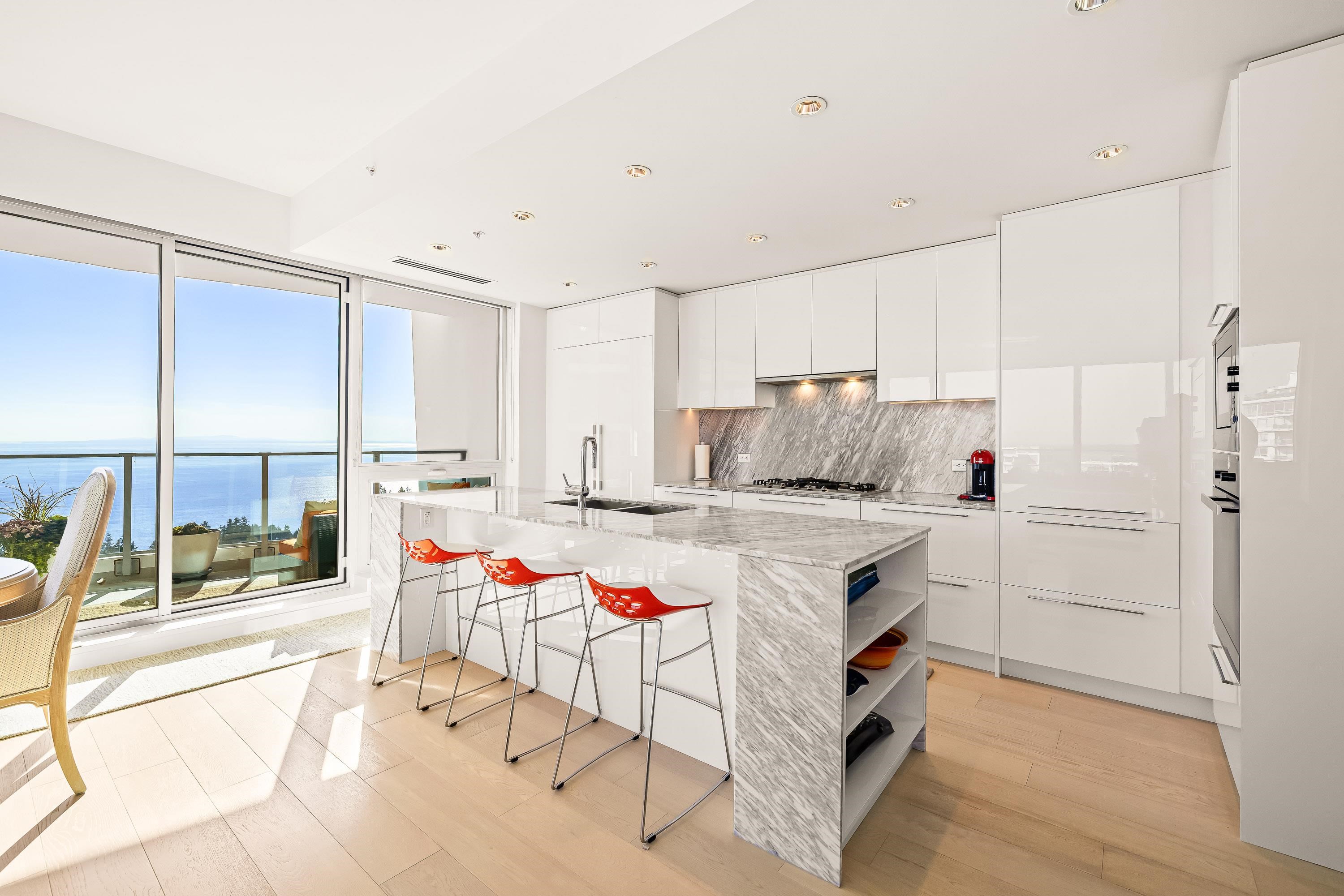 1804 1501 FOSTER STREET, White Rock Unit: 1804