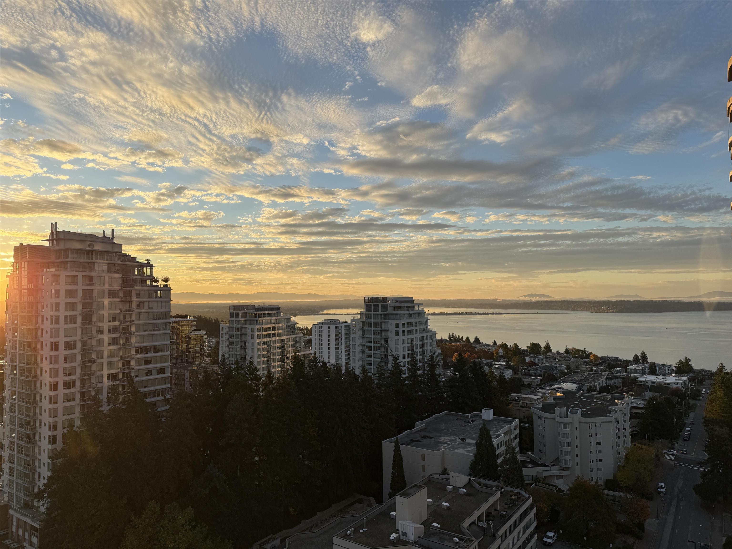 1804 1501 FOSTER STREET, White Rock Unit: 1804