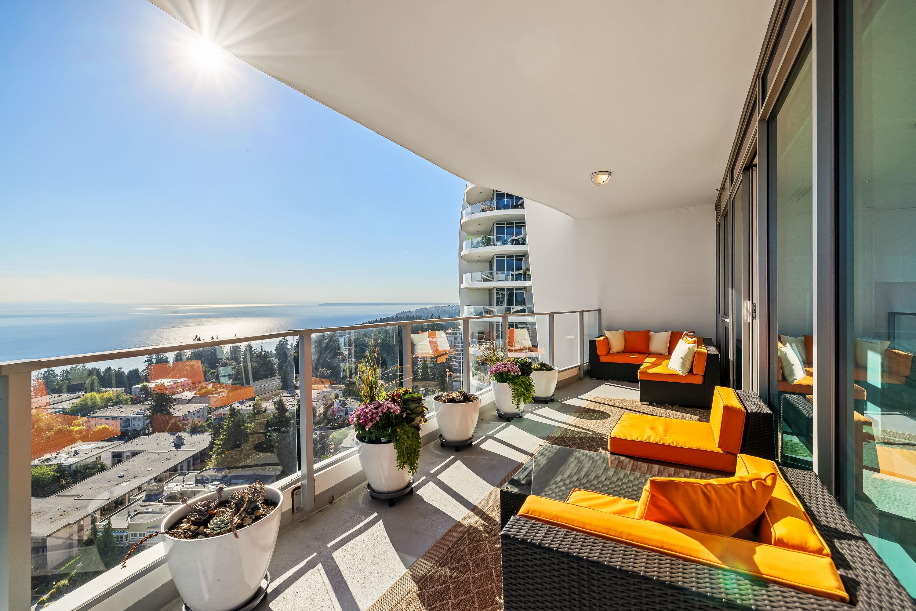 1804 1501 FOSTER STREET, White Rock Unit: 1804