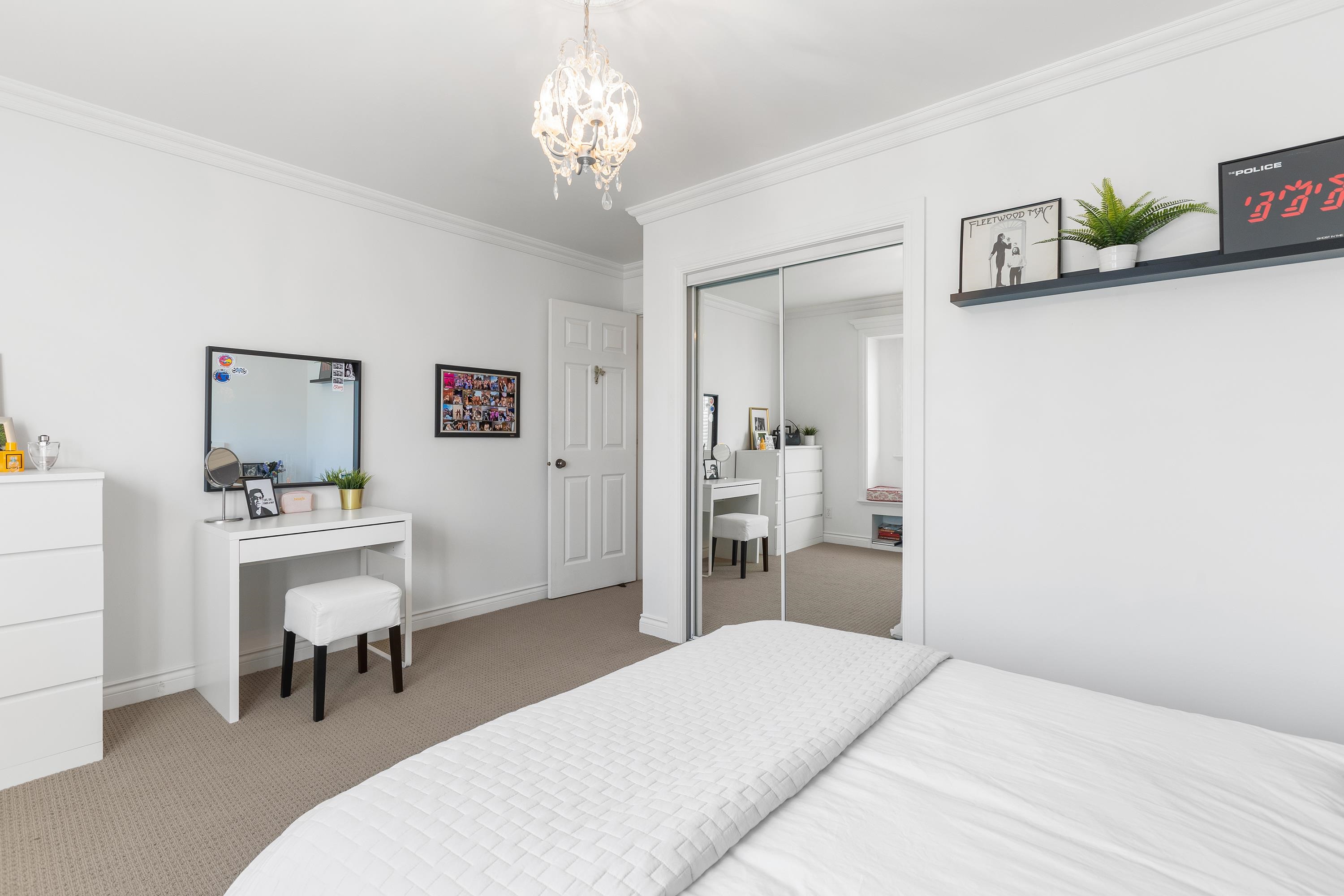 15675 36 AVE, Surrey