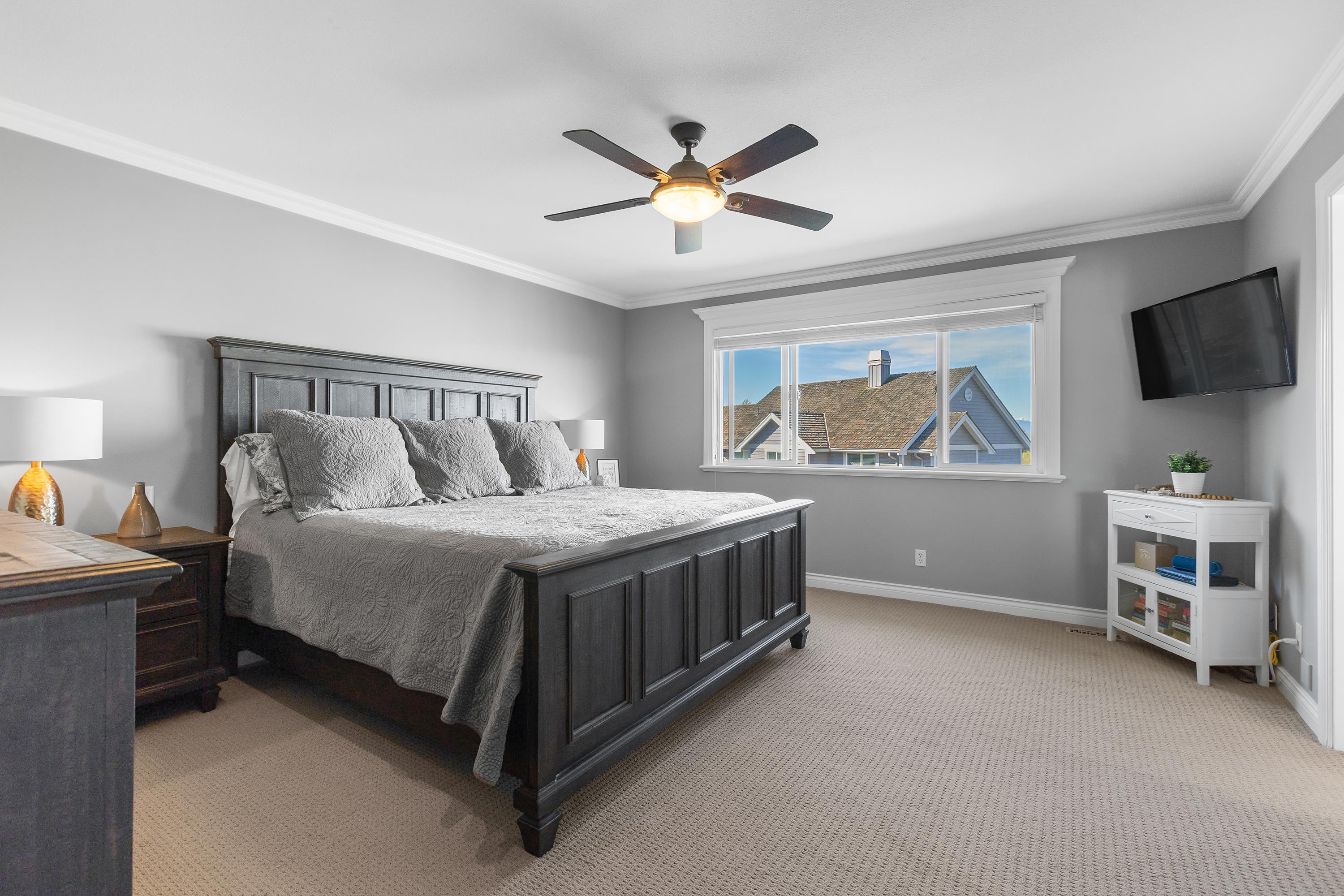 15675 36 AVE, Surrey