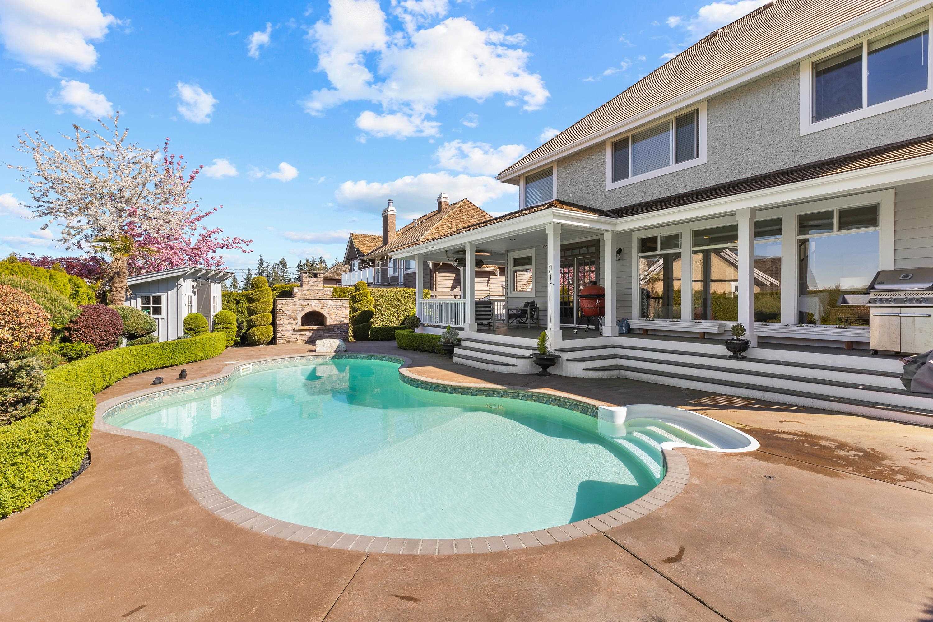 15675 36 AVE, Surrey