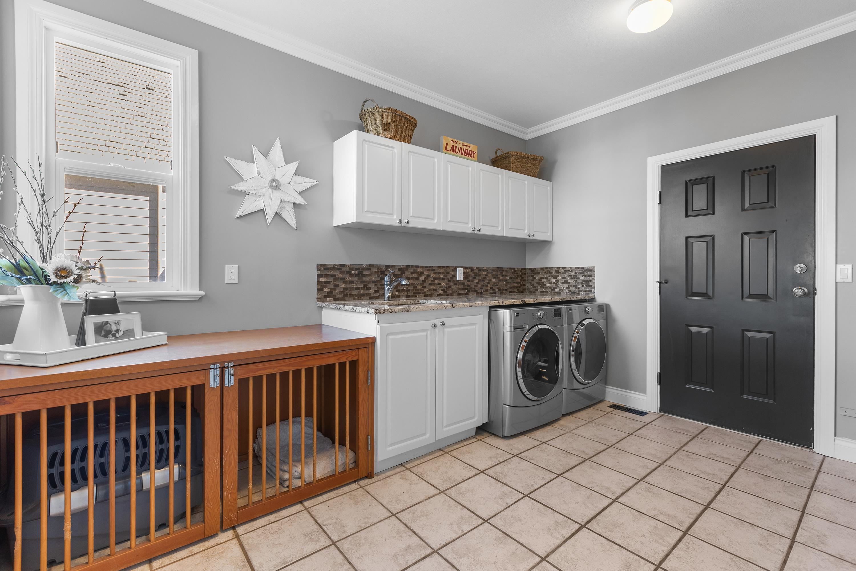 15675 36 AVE, Surrey