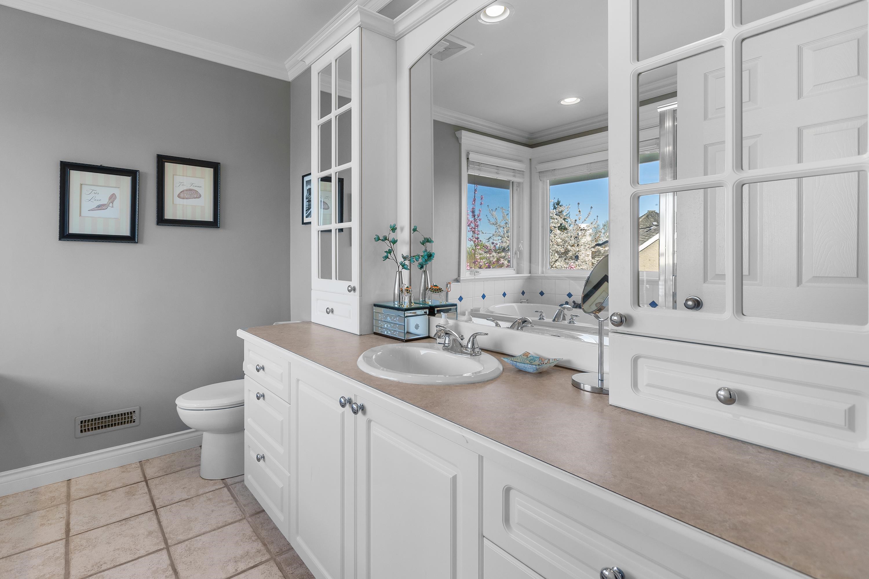 15675 36 AVE, Surrey