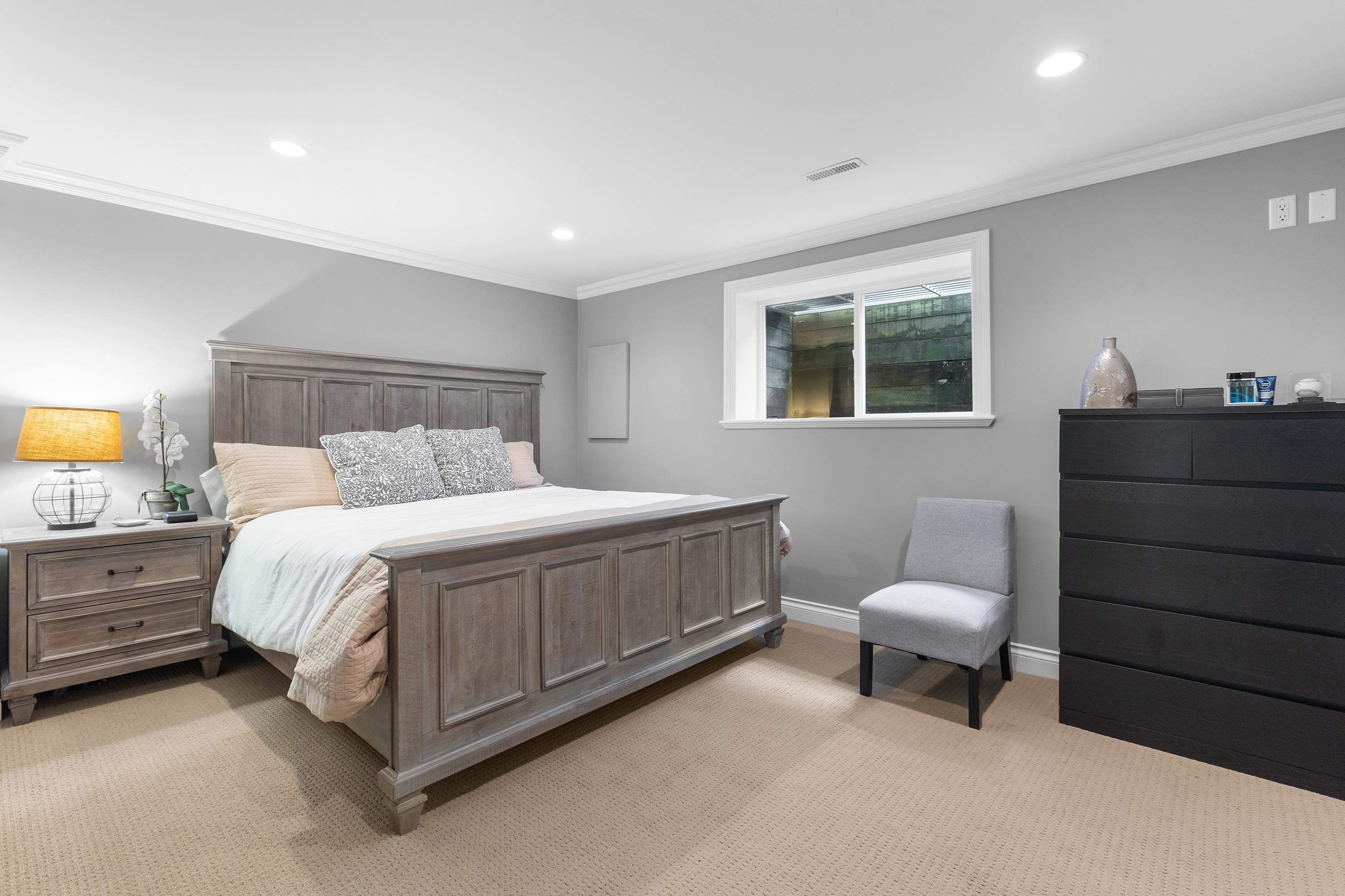 15675 36 AVE, Surrey