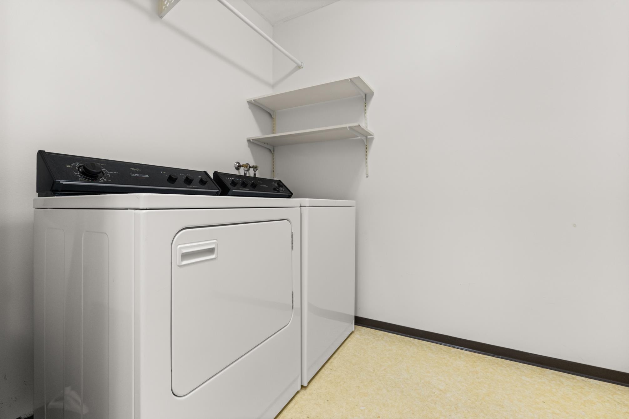 205 1531 MERKLIN ST, White Rock Unit: 205