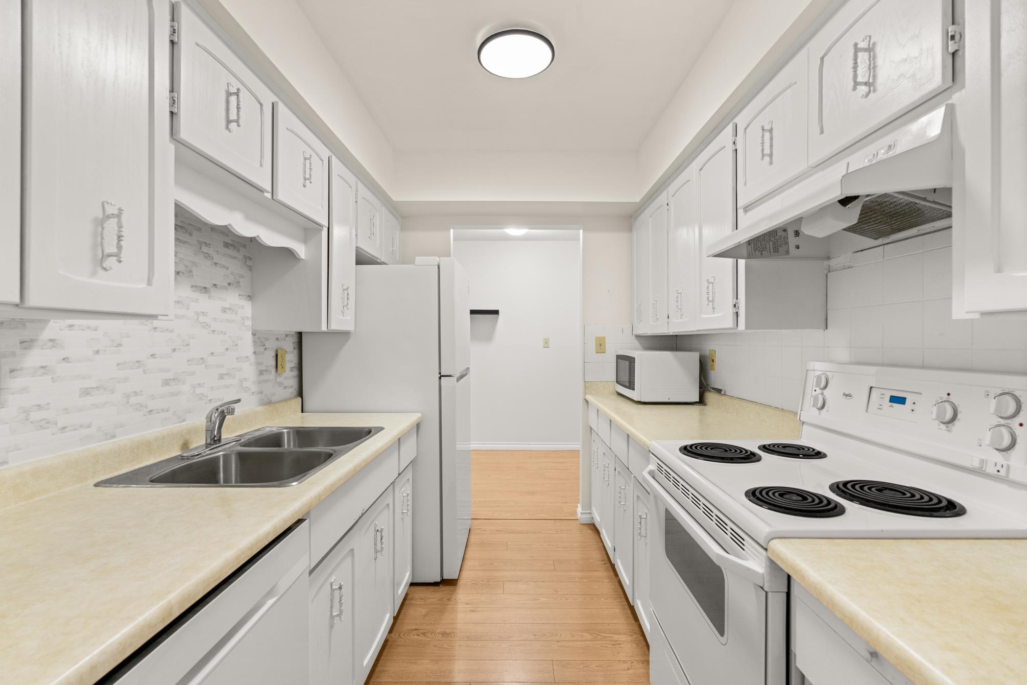 205 1531 MERKLIN ST, White Rock Unit: 205