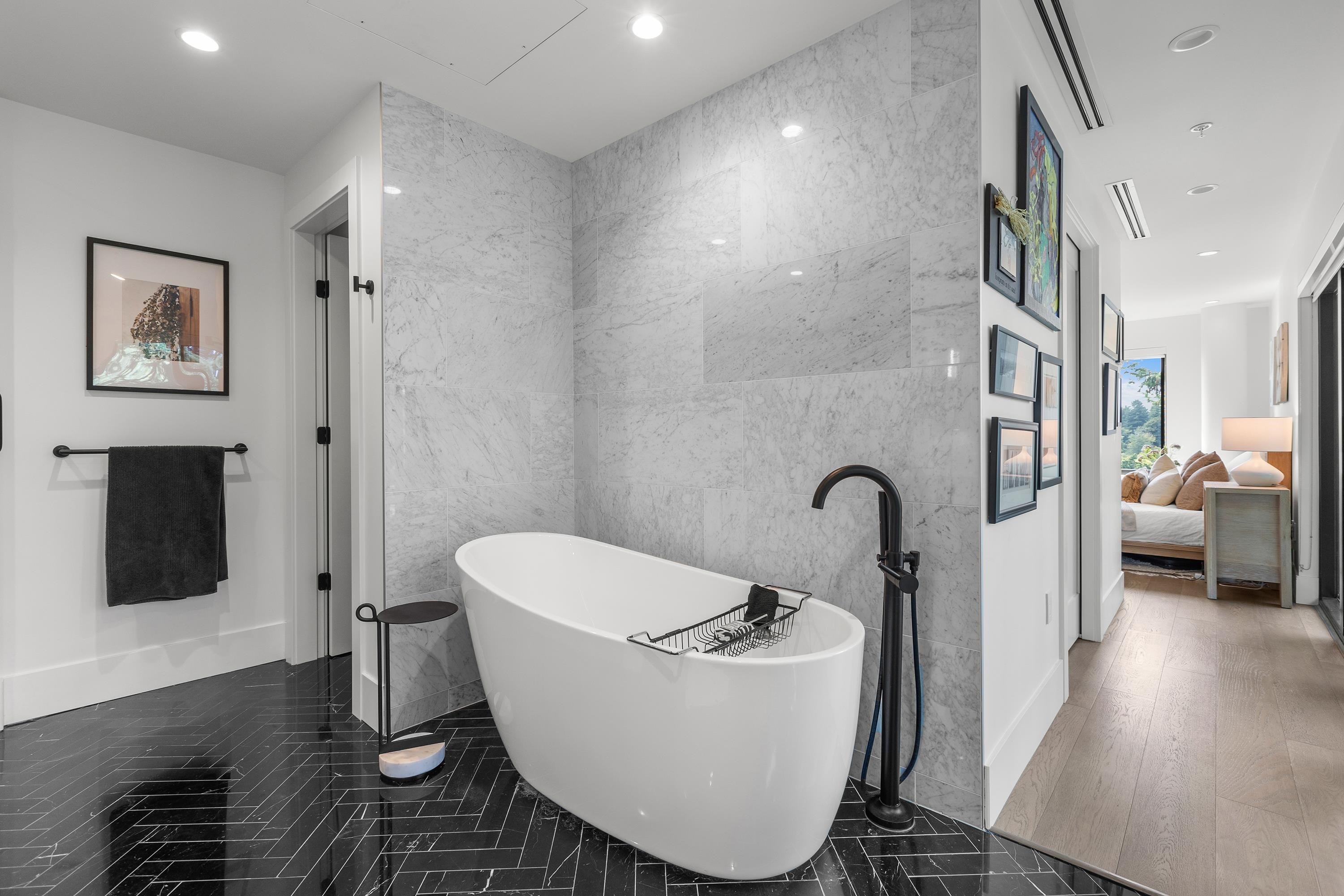 602 14825 THRIFT AVE Unit: 602