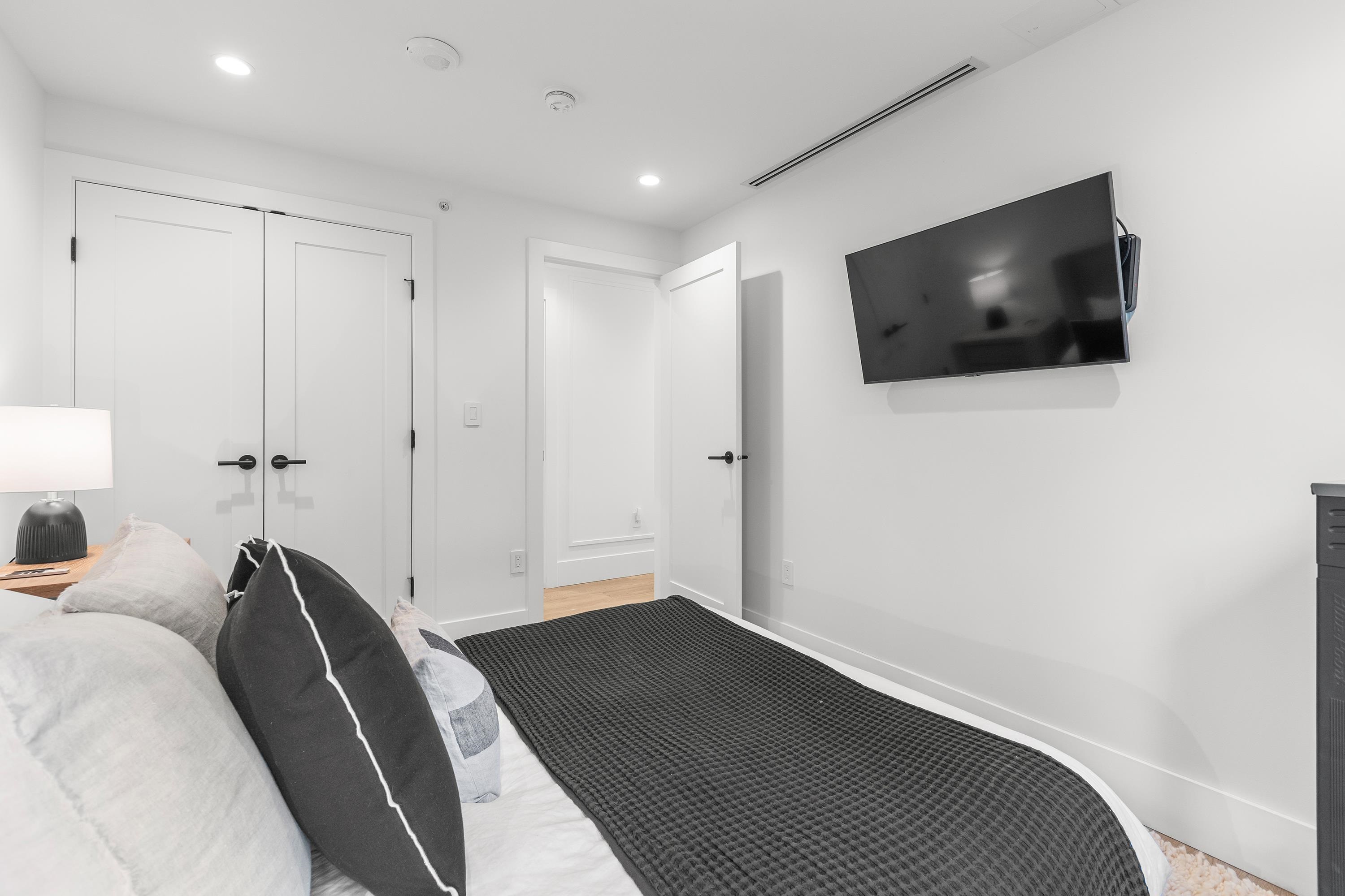 602 14825 THRIFT AVE Unit: 602