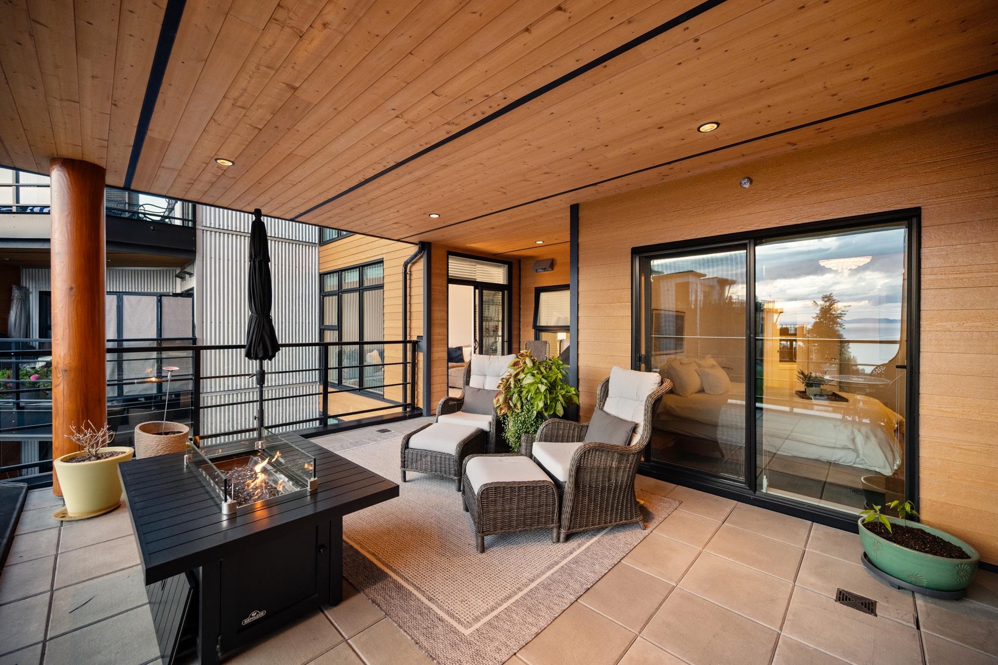 413 14855 THRIFT AVE Unit: 413