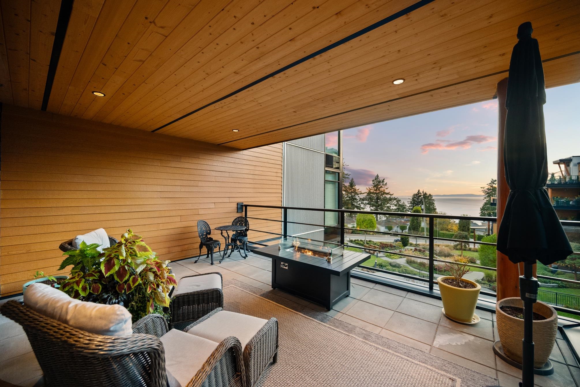 413 14855 THRIFT AVE Unit: 413