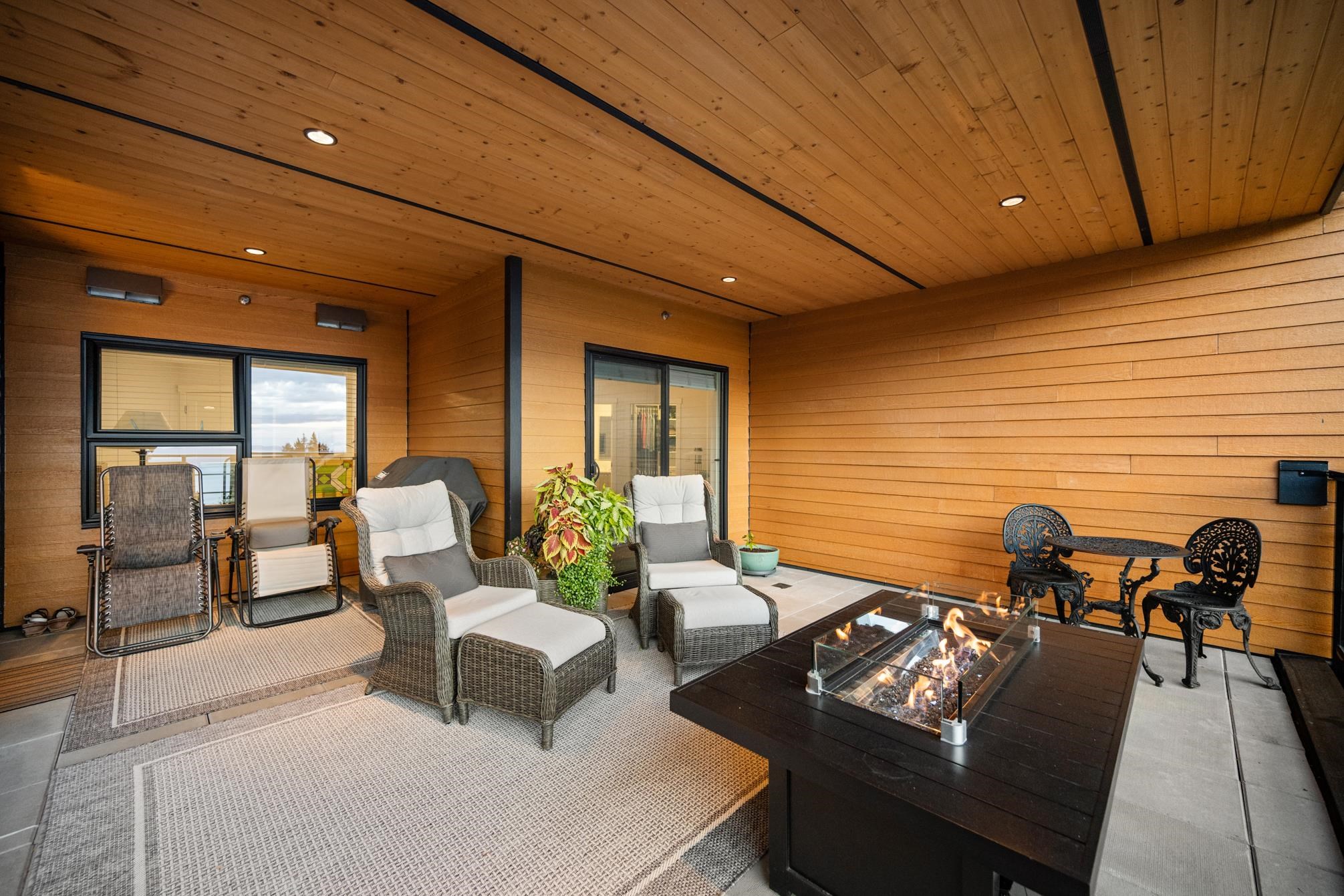 413 14855 THRIFT AVE Unit: 413