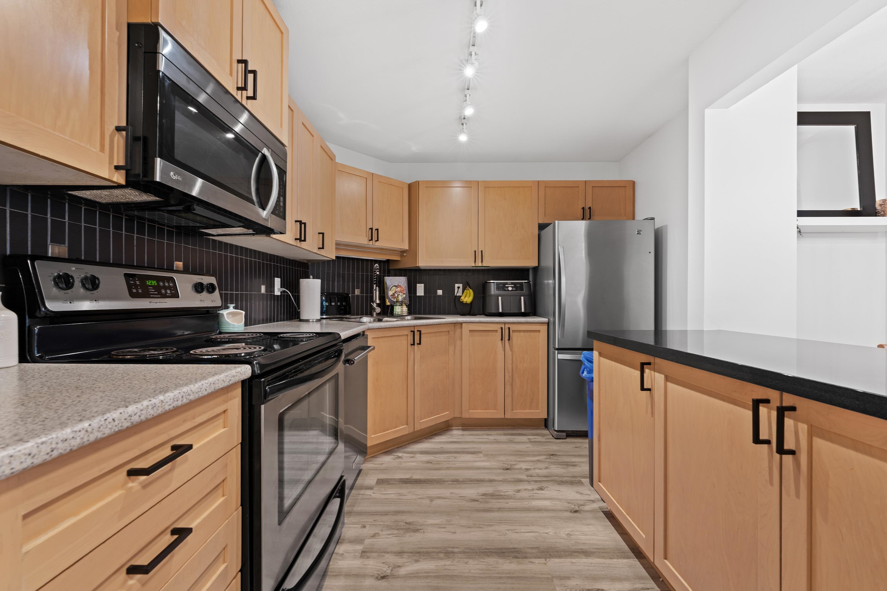 106 32725 GEORGE FERGUSON WAY Unit: 106