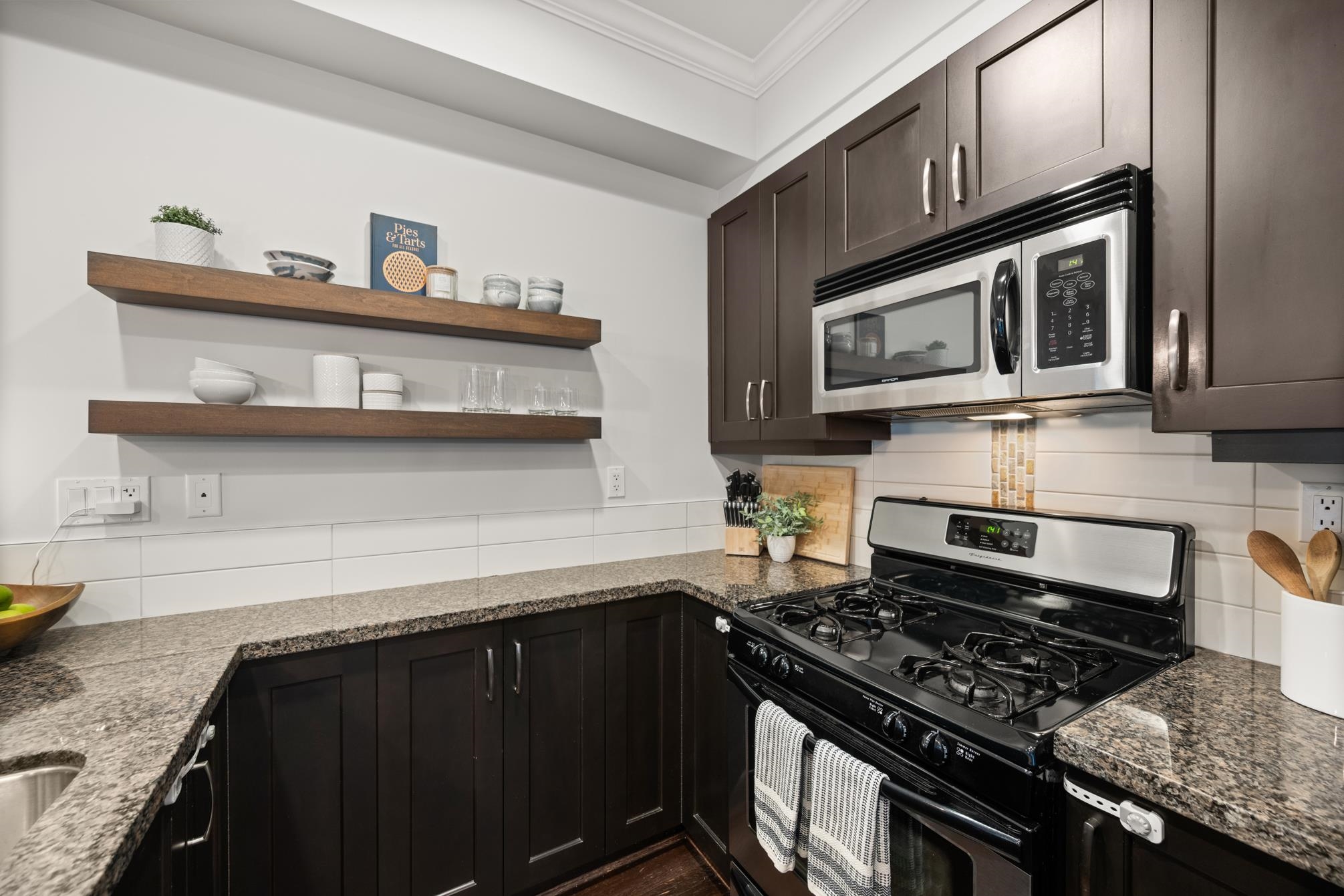 6 15454 32 AVENUE Unit: 6