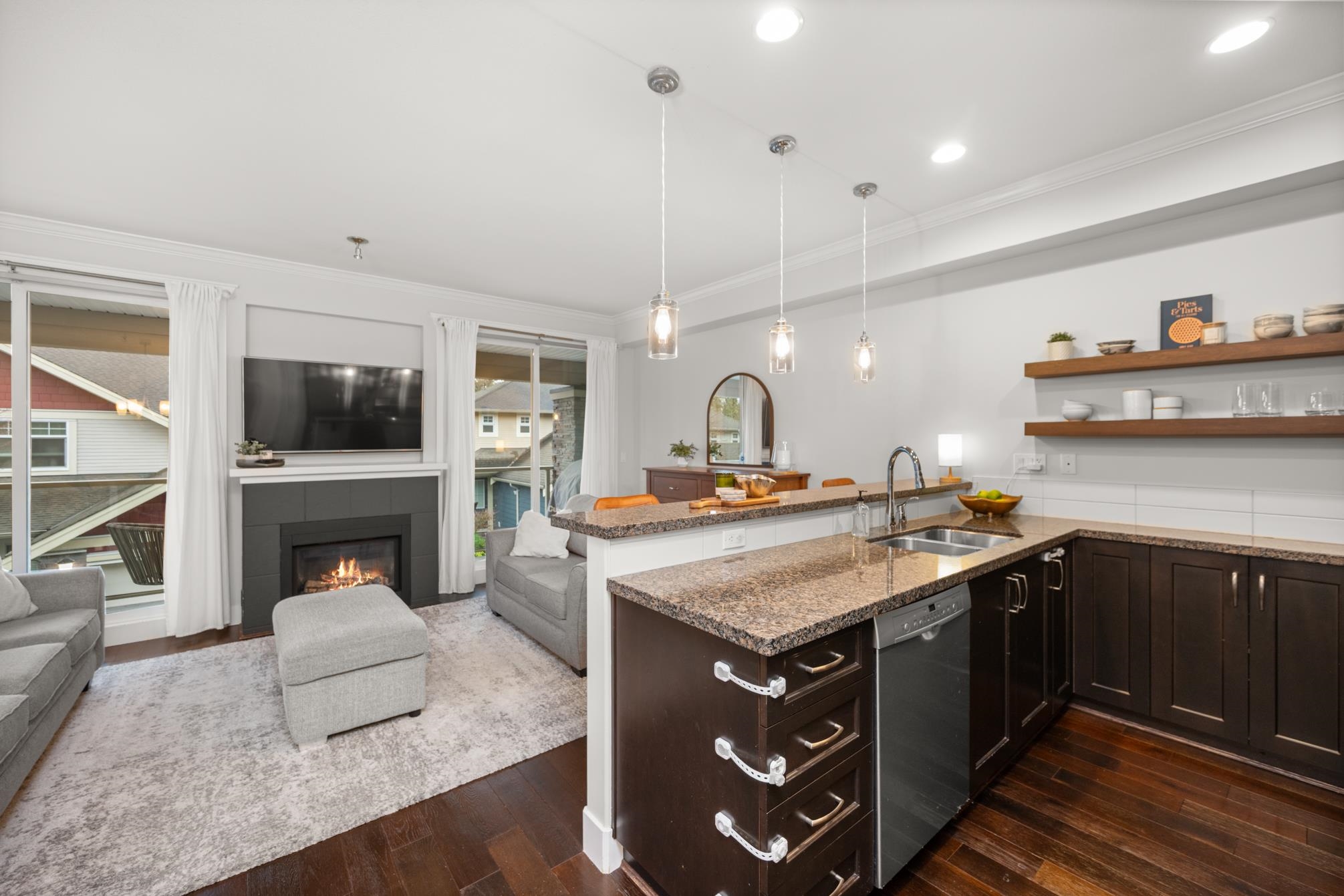 6 15454 32 AVENUE Unit: 6